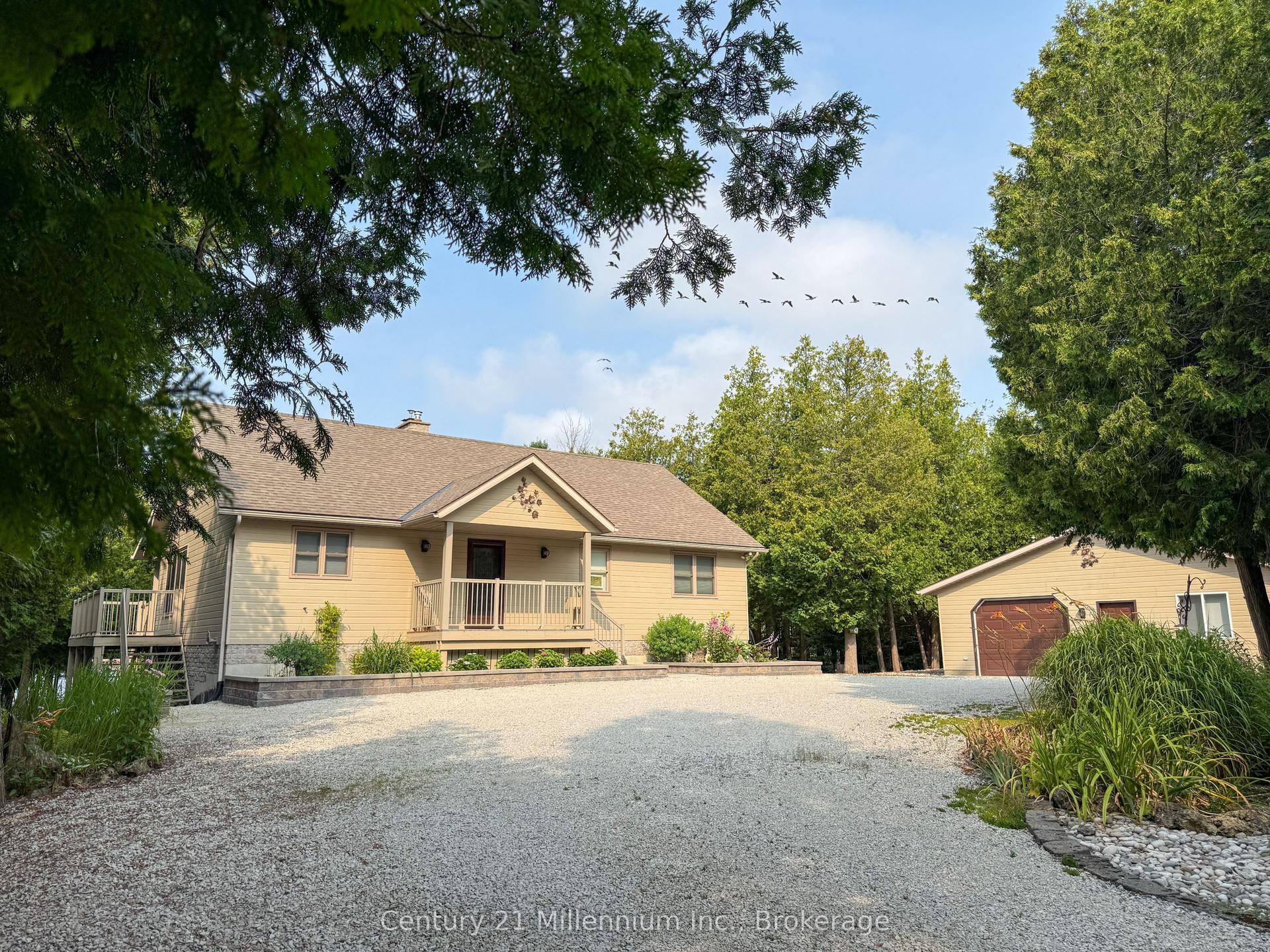 80 Lakewood Country Lane, Northern Bruce Peninsula — Detached for sale, photo 1