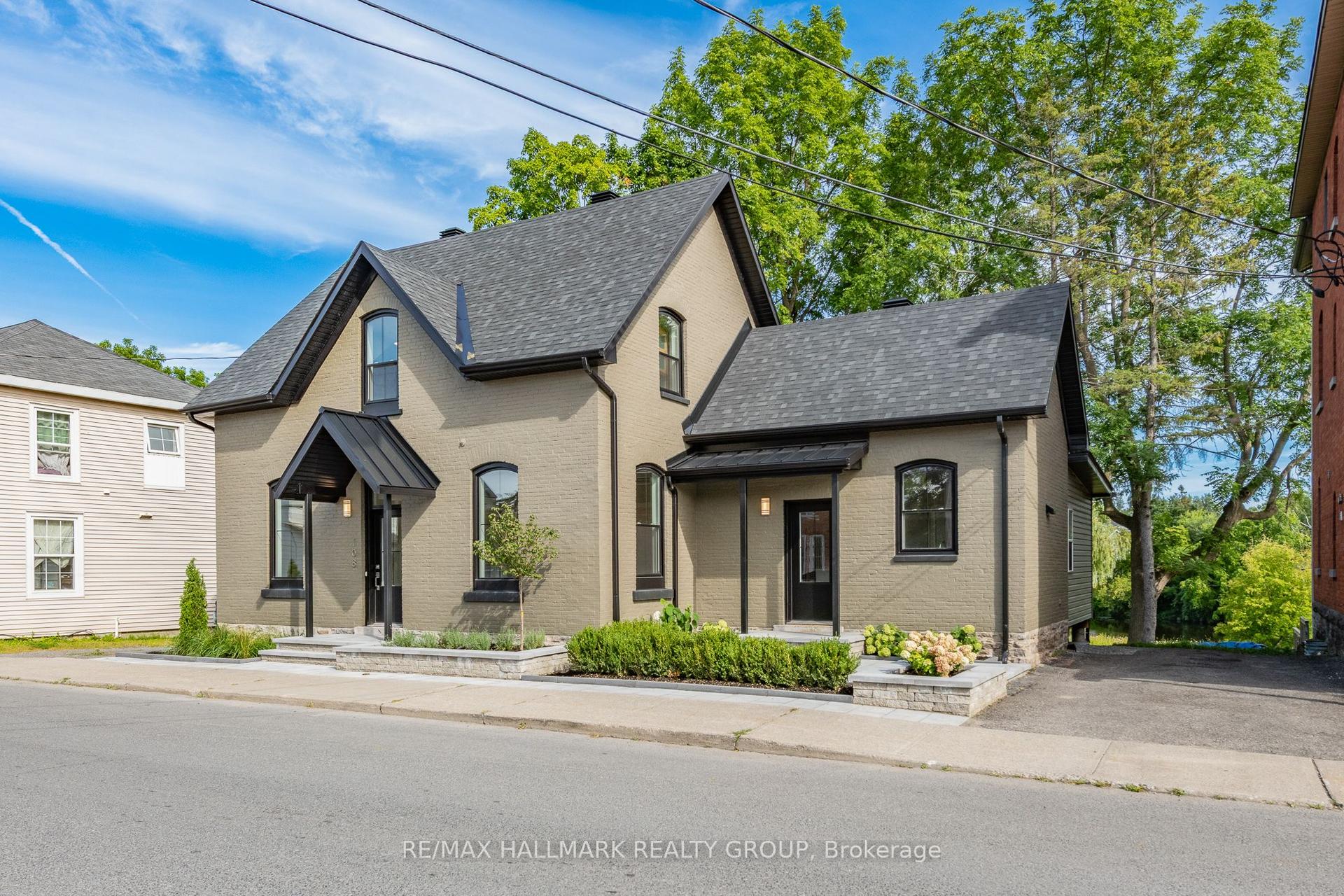 108 Clothier Street E — photo 1