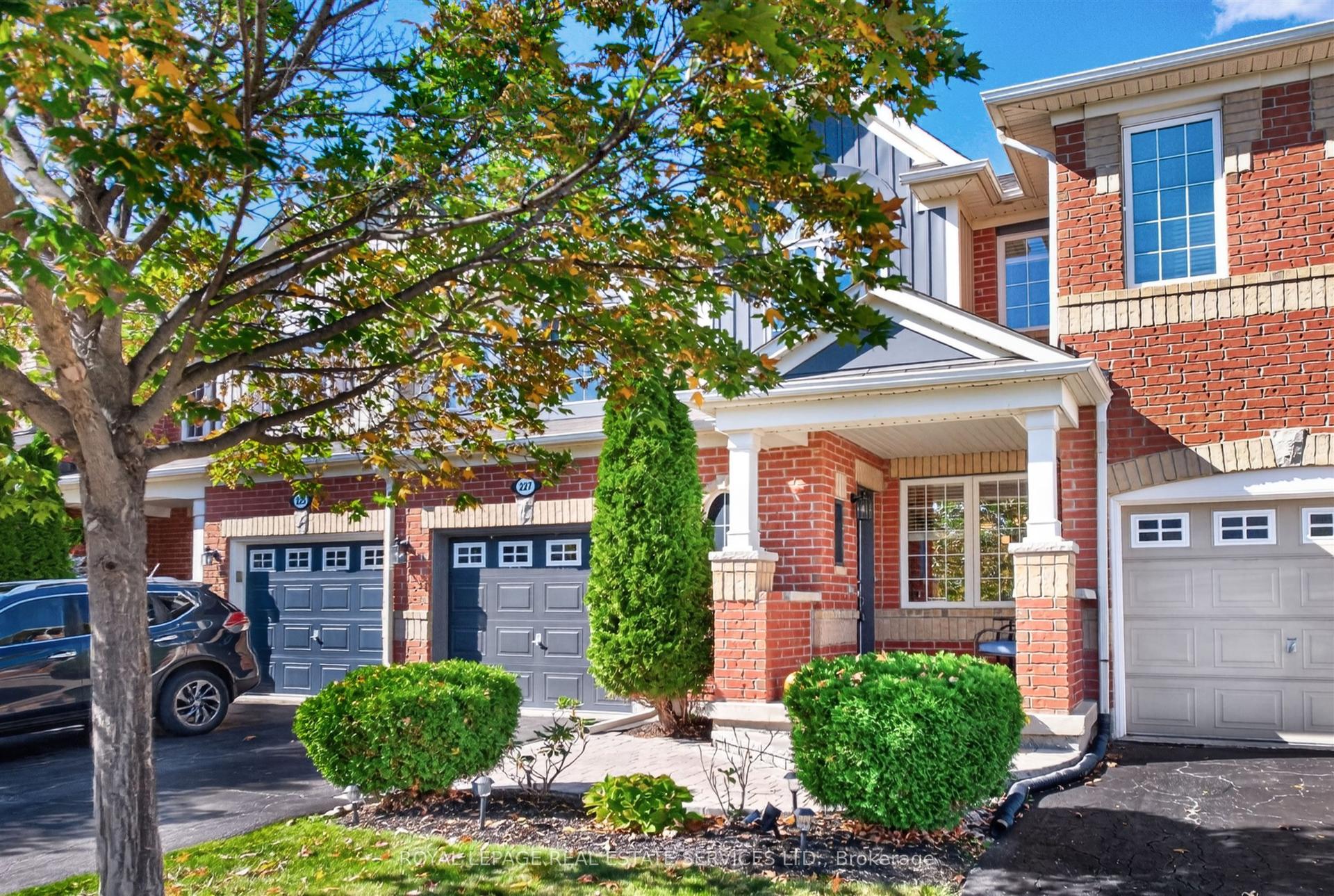 227 Prosser Circle, Milton — Townhouse for sale, photo 1