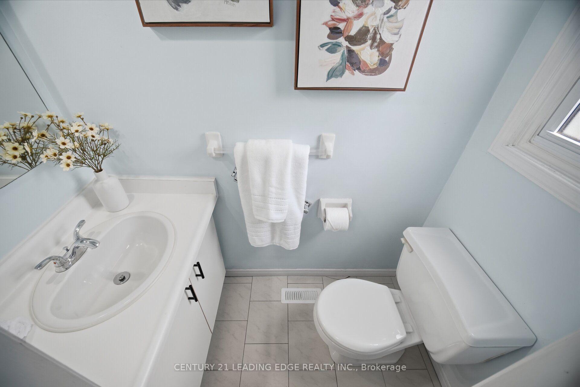 2 Royalwood Court 54 #54, Hamilton — Condo Town for sale, photo 1