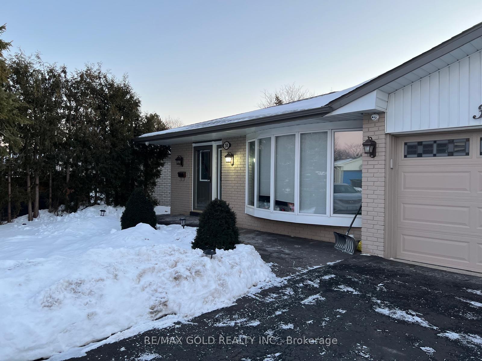 30 Grassmere Crescent — photo 1