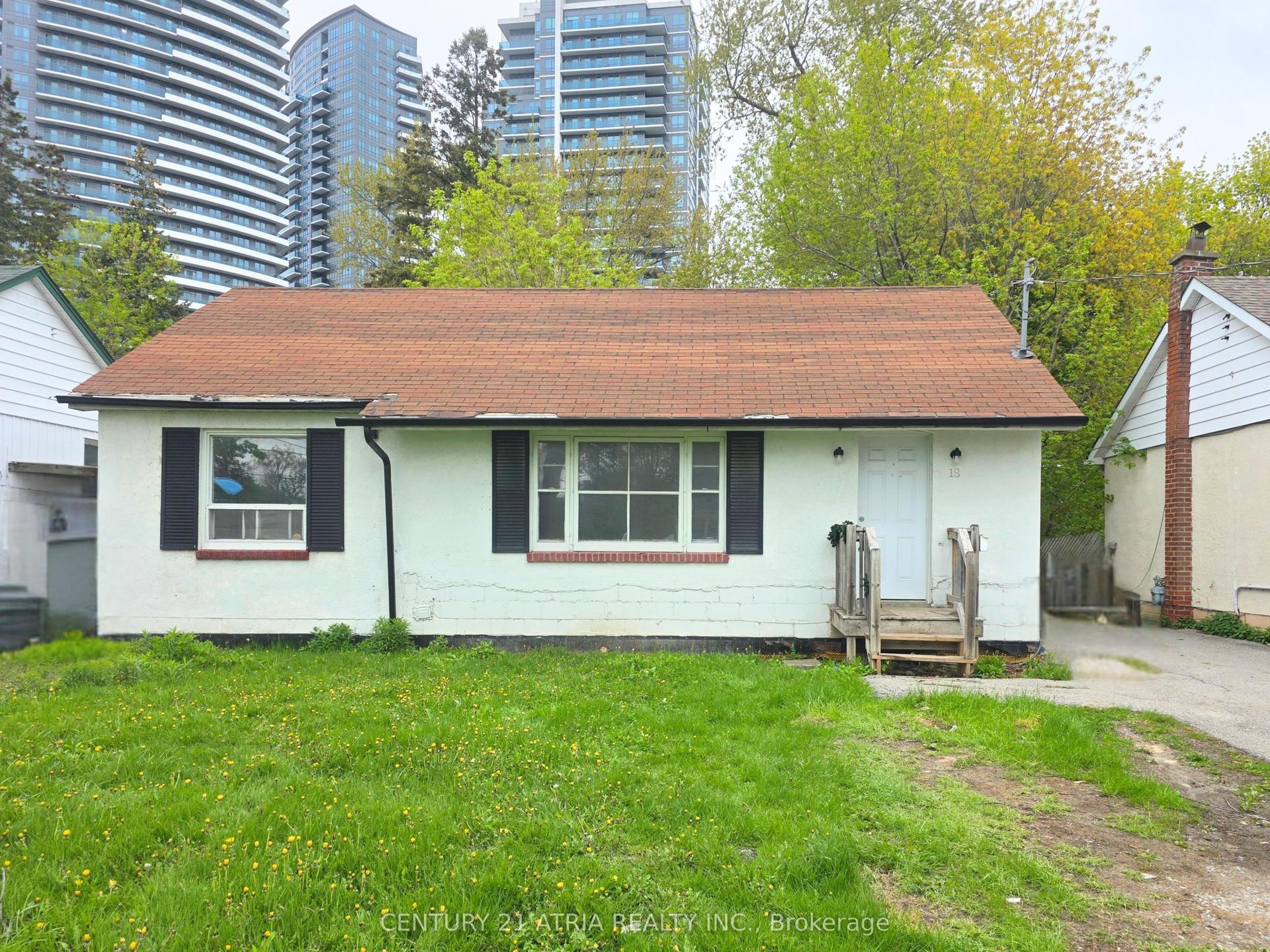 18 Grandview Avenue Main #Main — photo 1