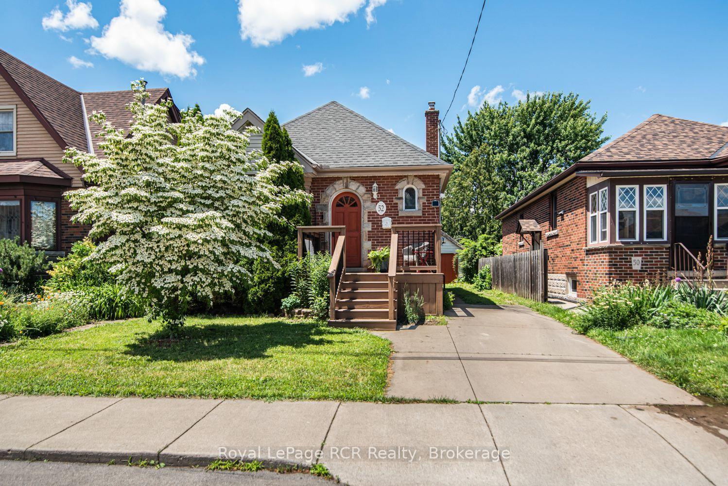 52 Cameron Avenue S, Hamilton — Detached for sale, photo 1