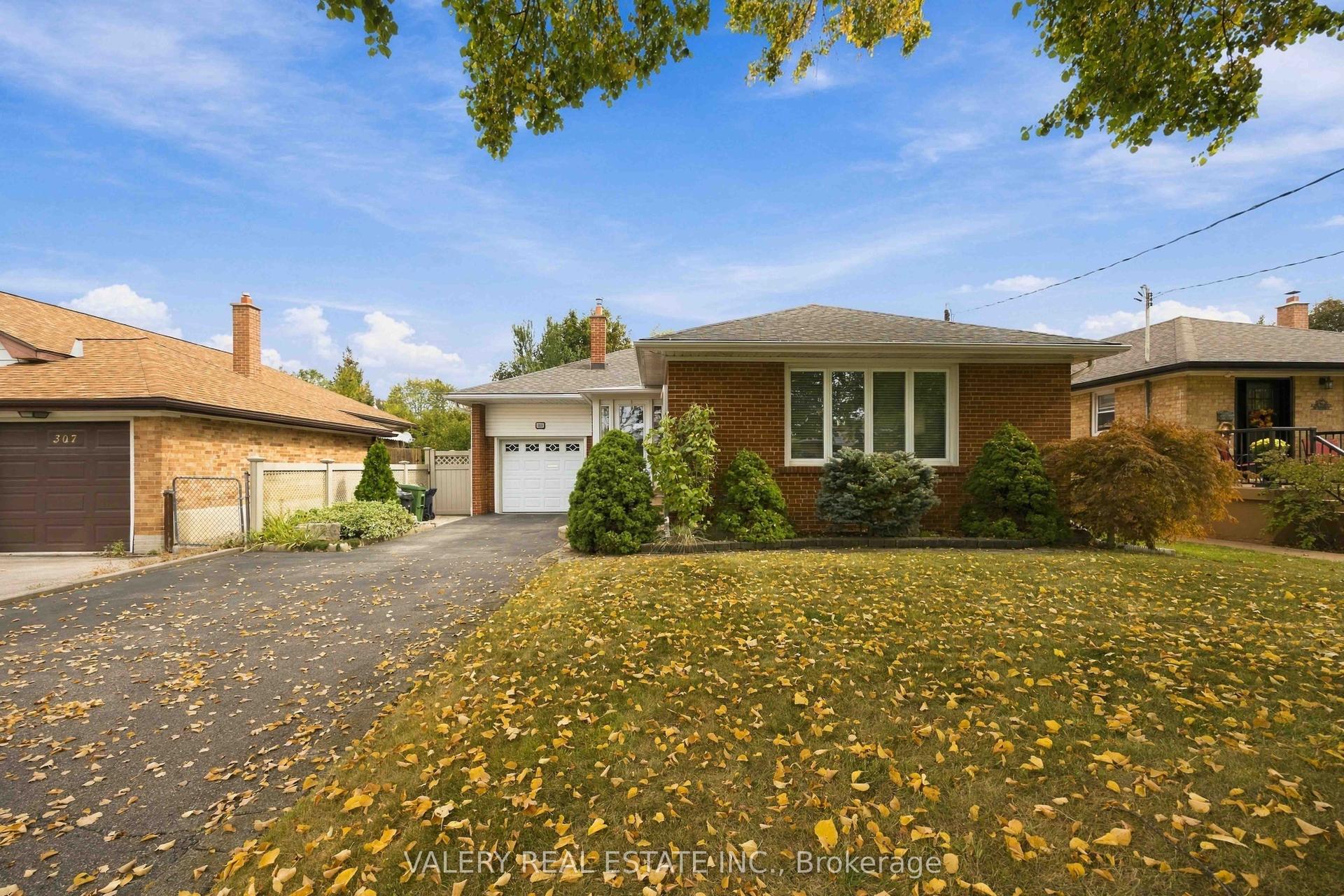 305 Renforth Road, Toronto — Detached for sale, photo 1