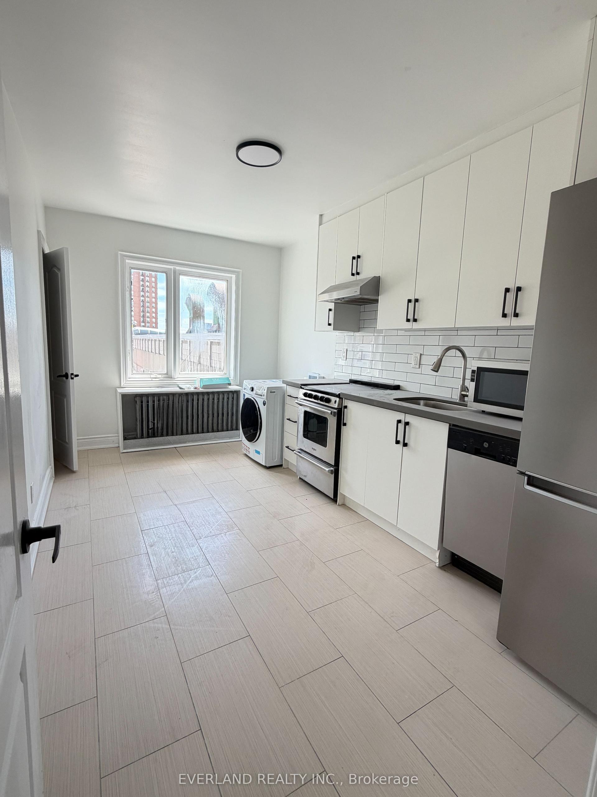 247 Belgravia Avenue 2nd Floor #2nd Floor — photo 1