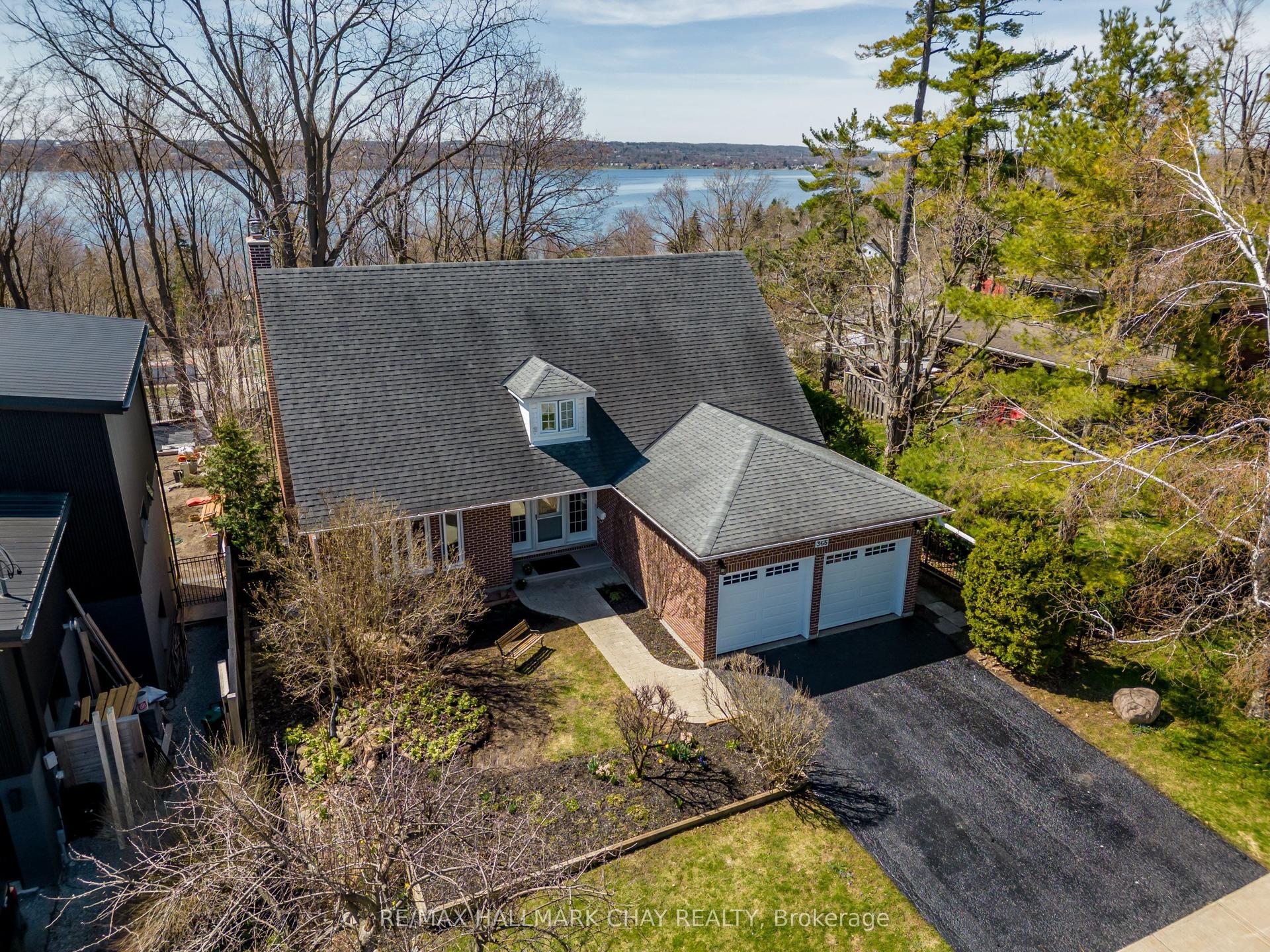 365 Codrington Street — photo 1