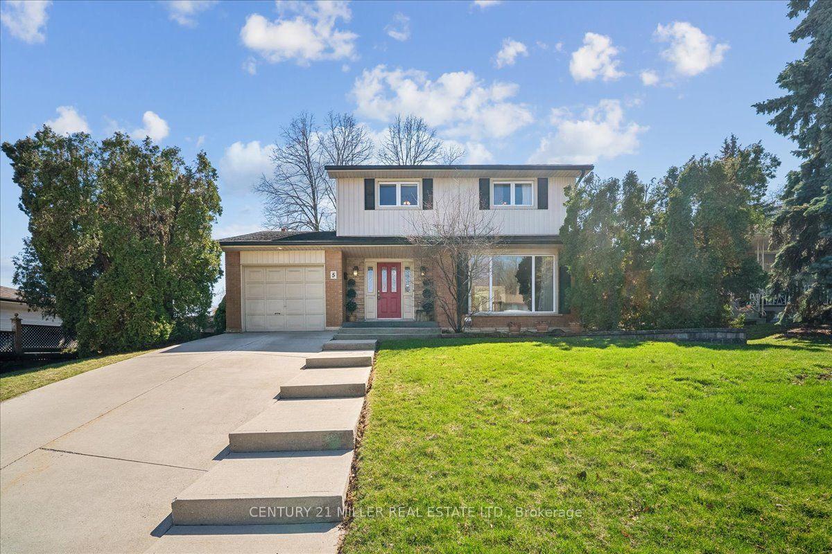 5 Cortina Crescent — photo 1