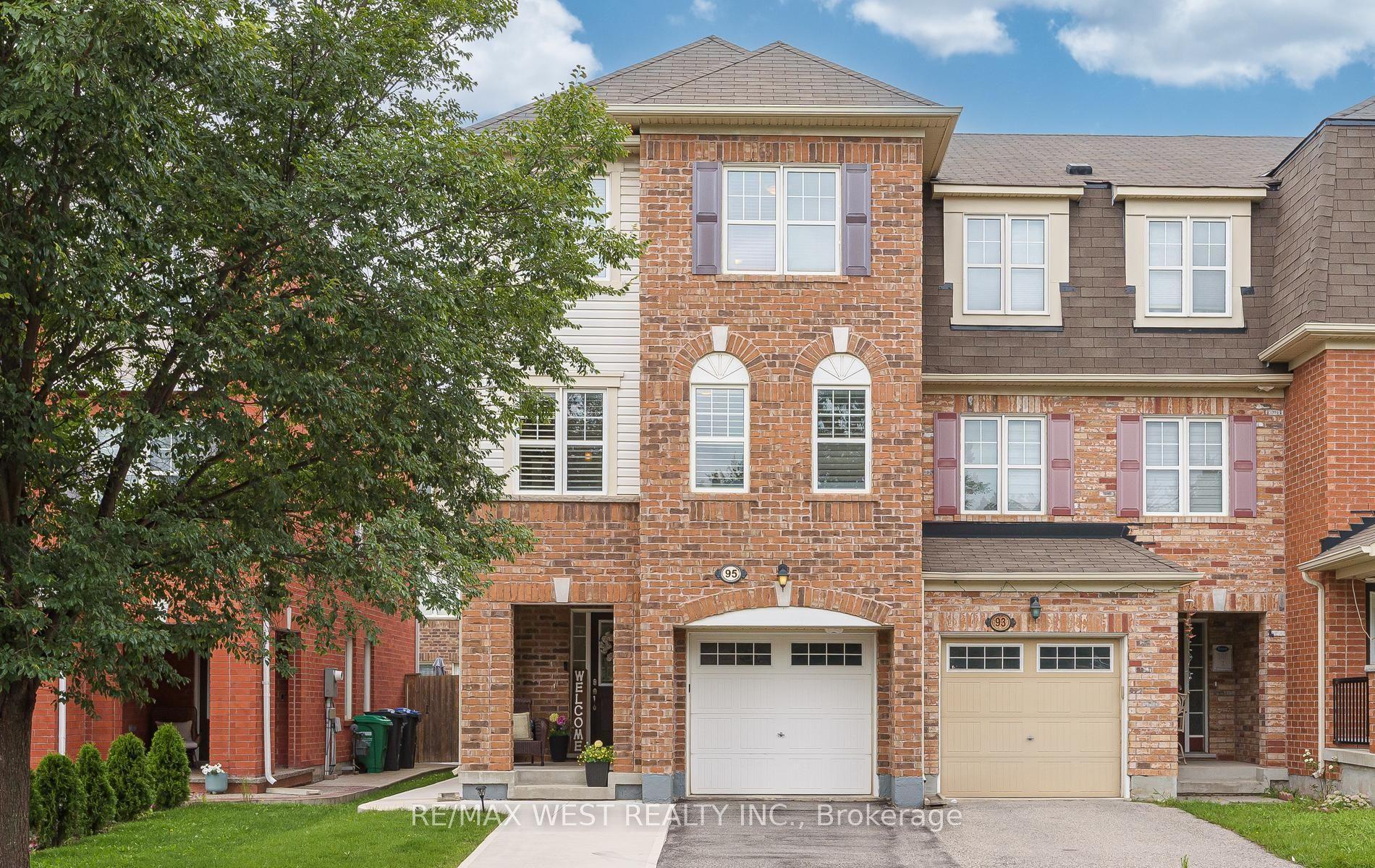 95 McCleave Crescent, Brampton — Townhouse for sale, photo 1