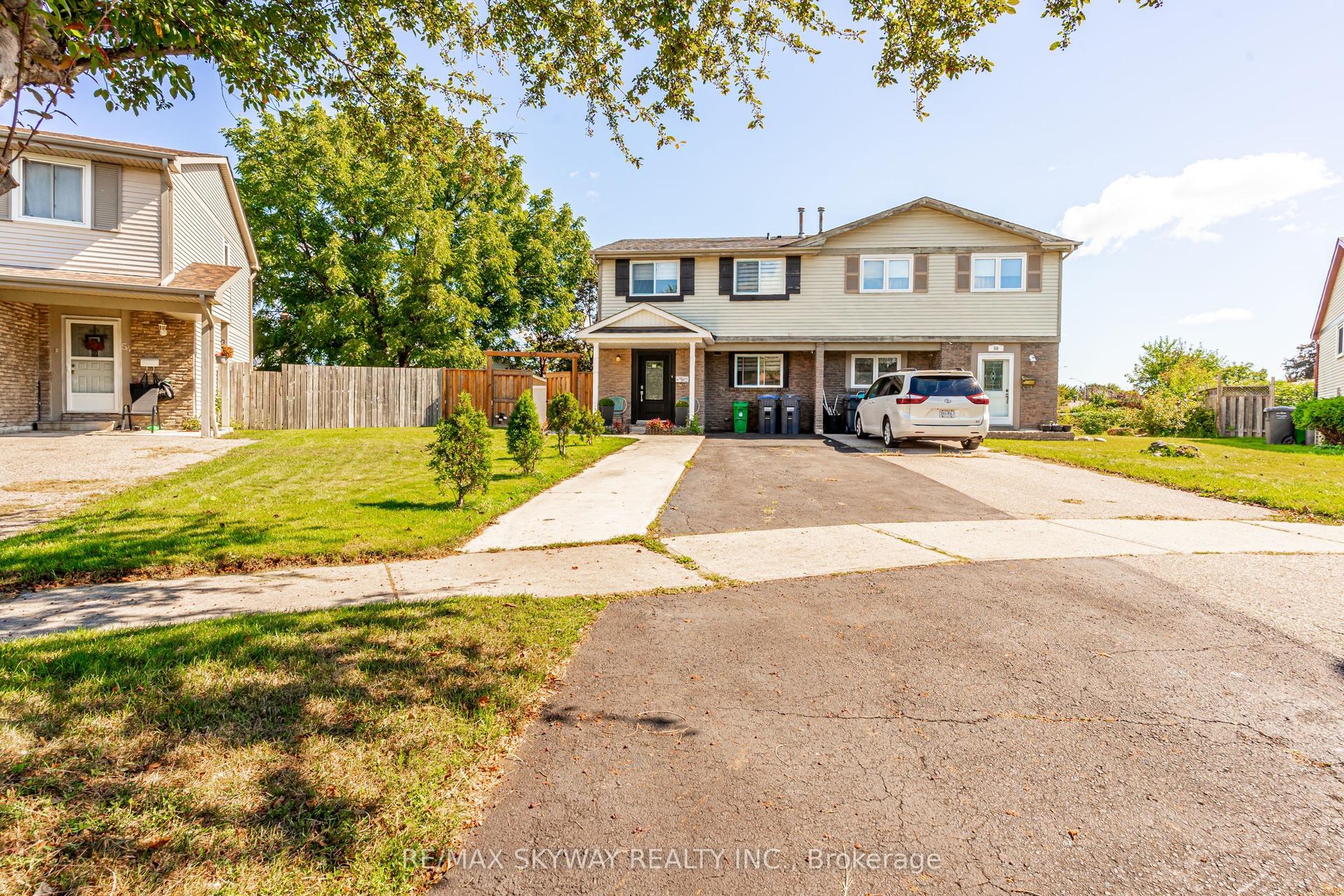52 Charters Road, Brampton — Semi-Detached for sale, photo 1