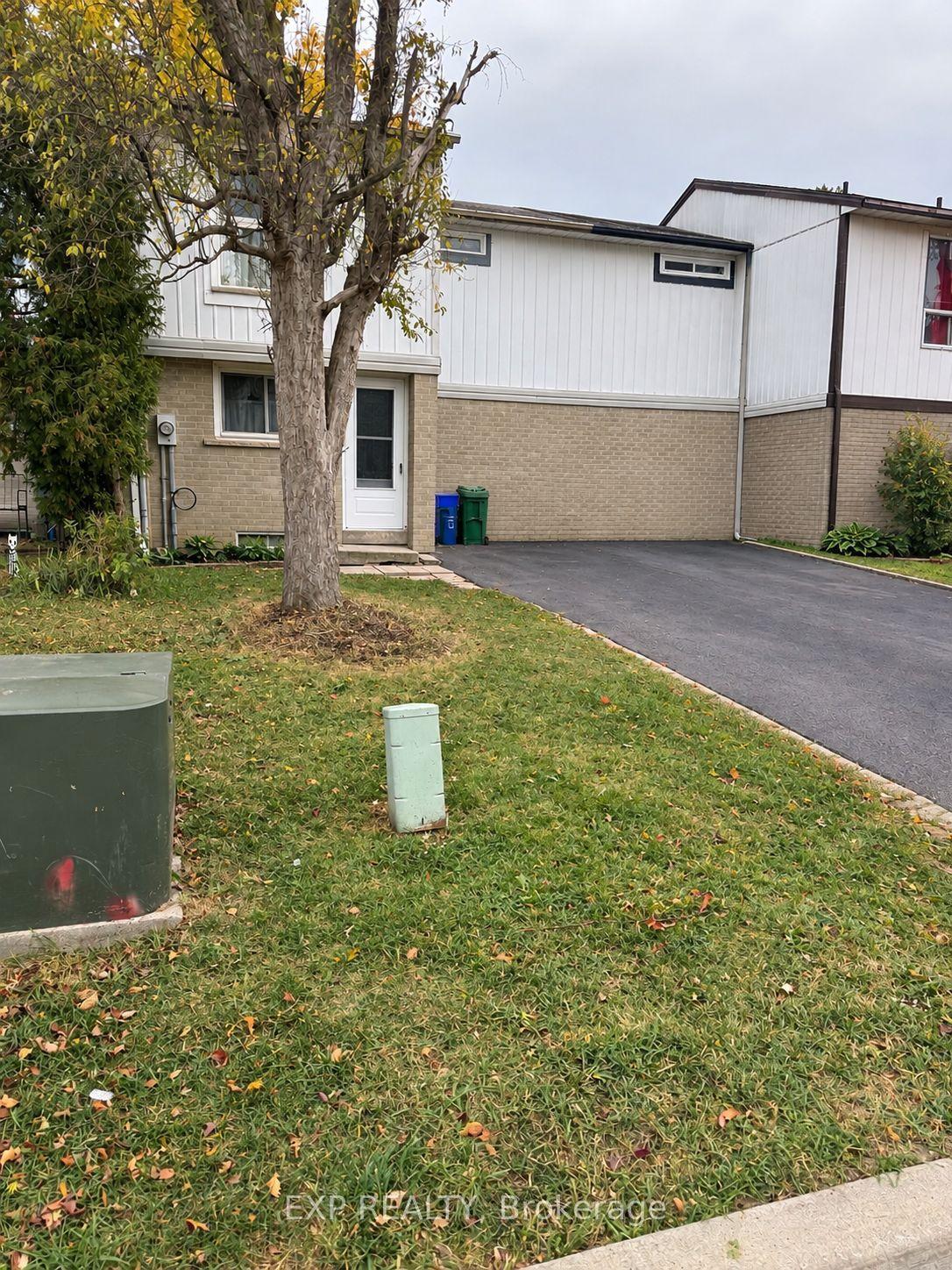 31 Geraldine Court, Brampton — Townhouse for sale, photo 1