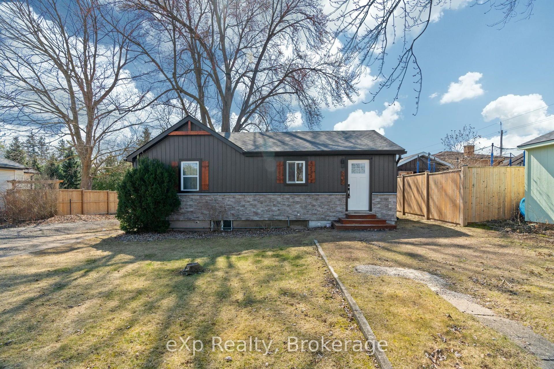 236 Sydenham Street, Strathroy-Caradoc — Detached for sale, photo 1