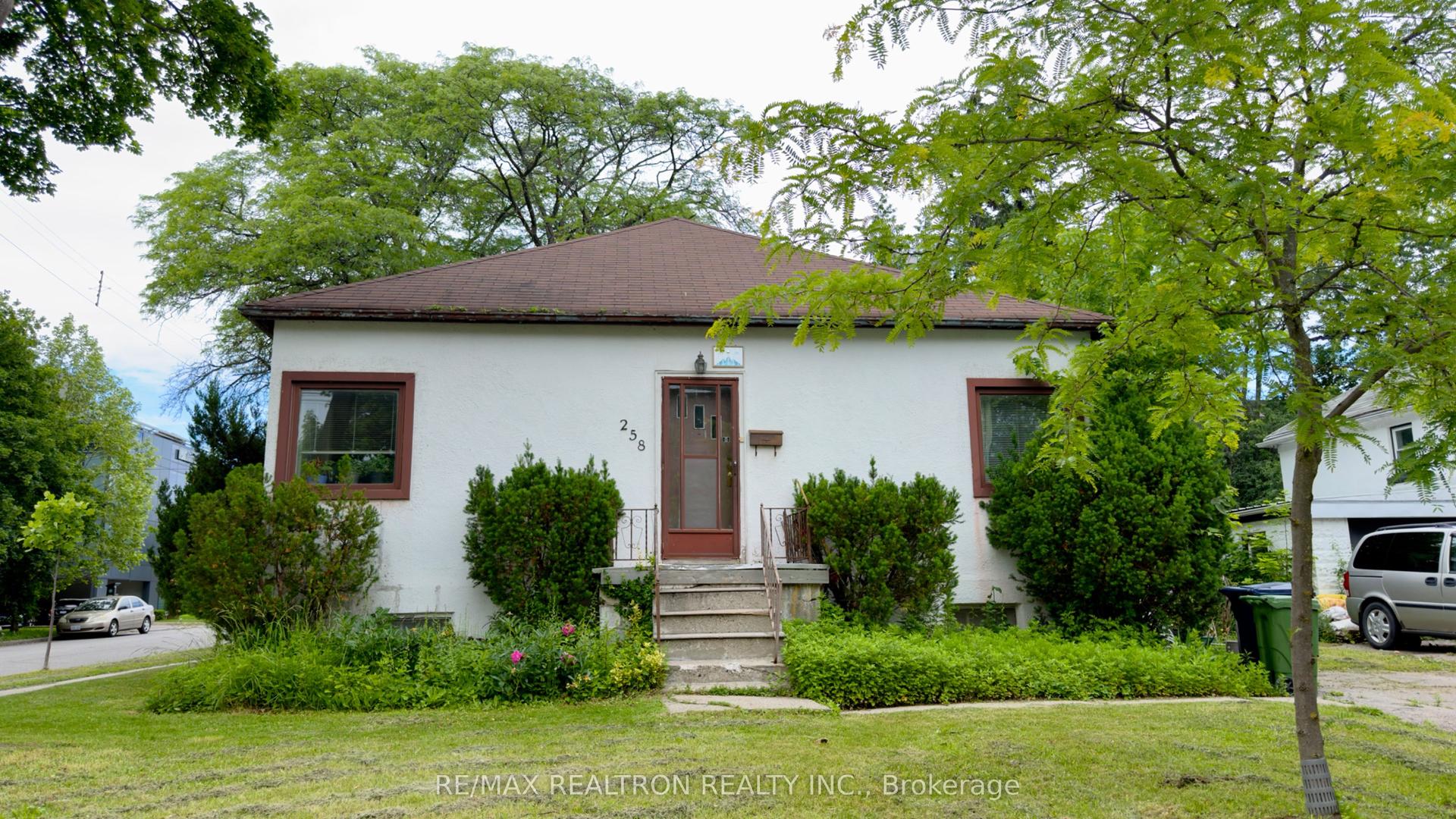 258 Bogert Avenue — photo 1