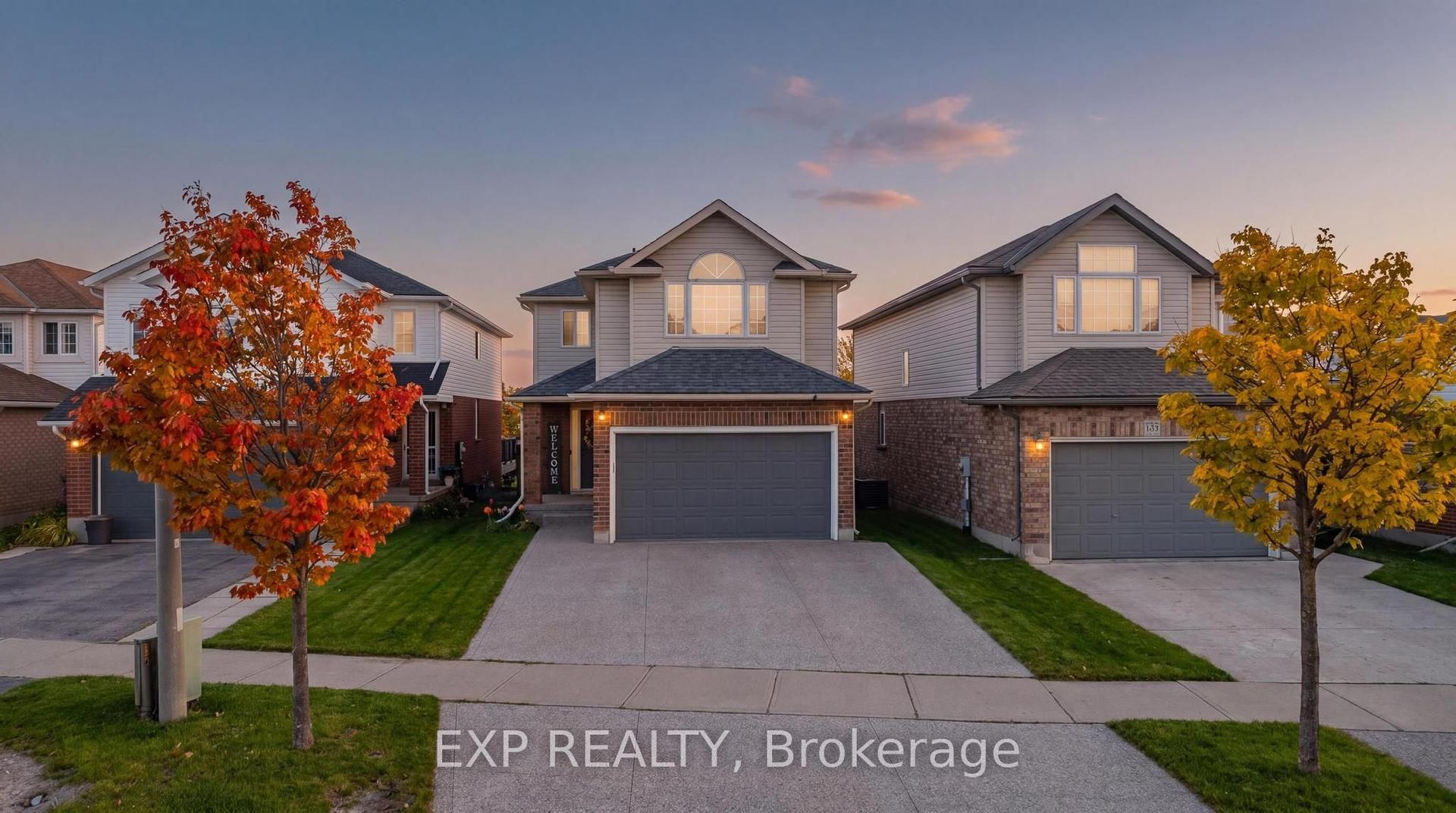 113 Hollyridge Crescent — photo 1