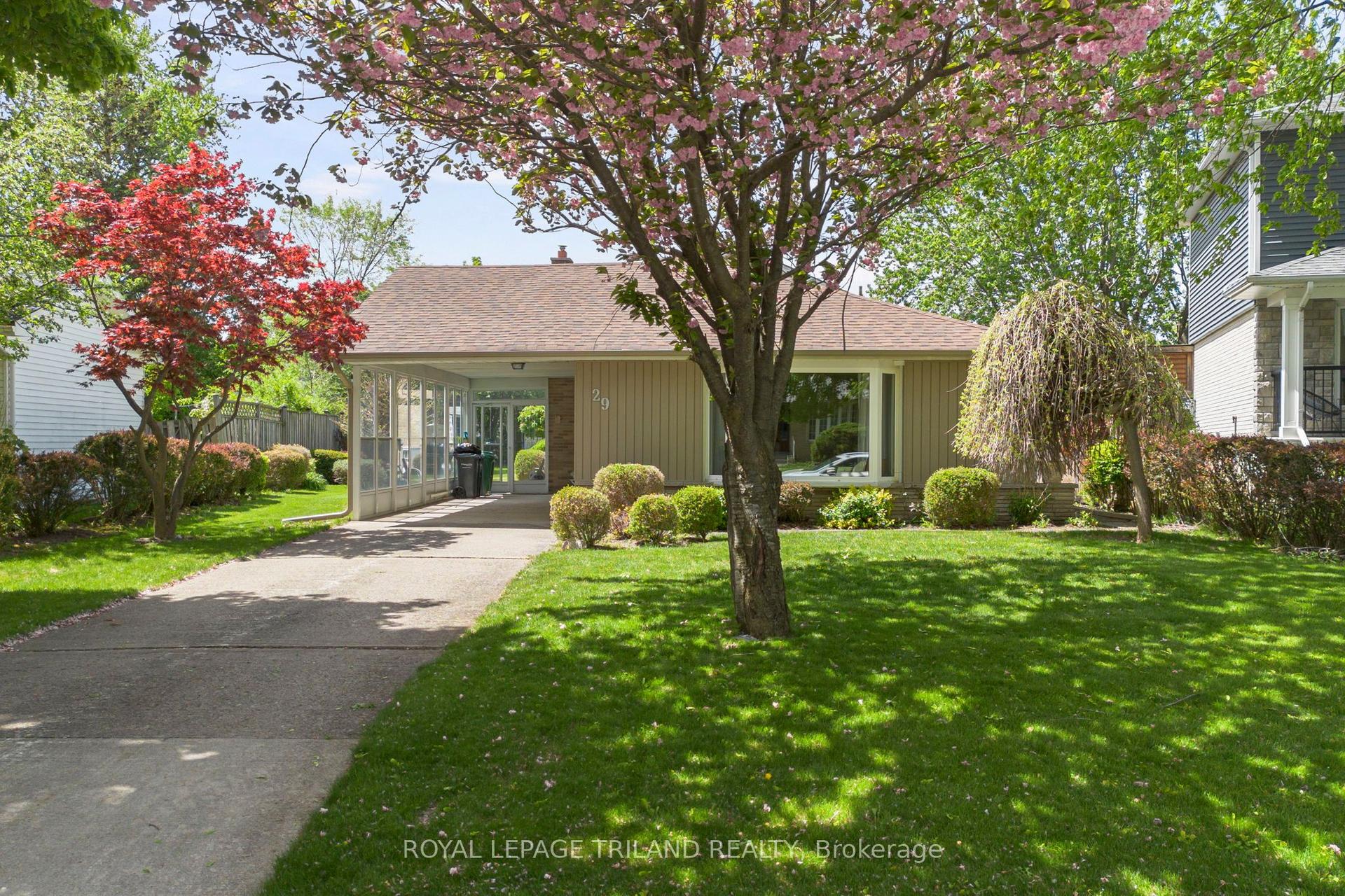 29 Ladore Drive — photo 1