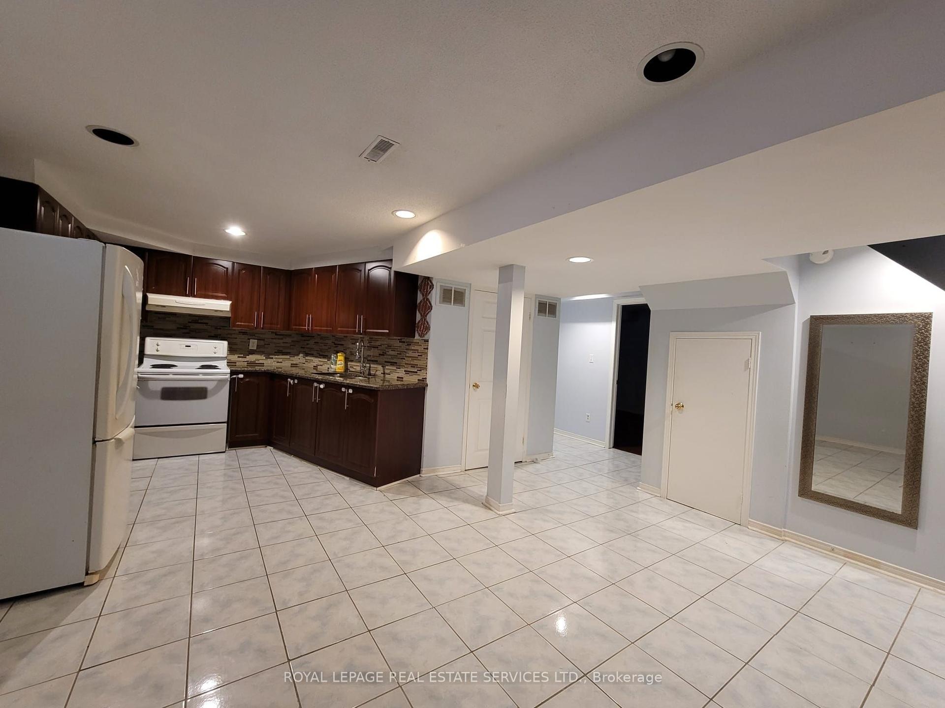 323 Winfield Terrace Bsmt #Bsmt — photo 1