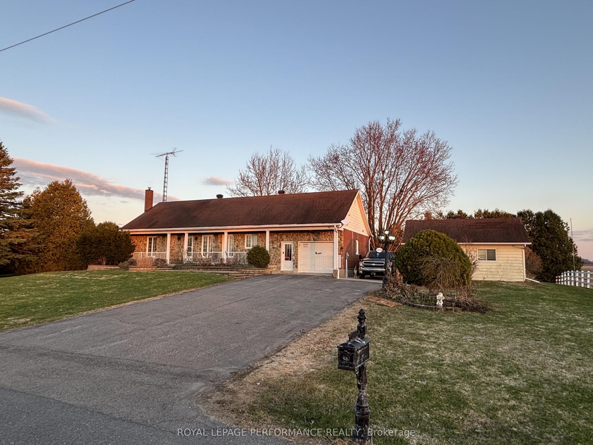 1270 Concession rd 1 Road S — photo 1