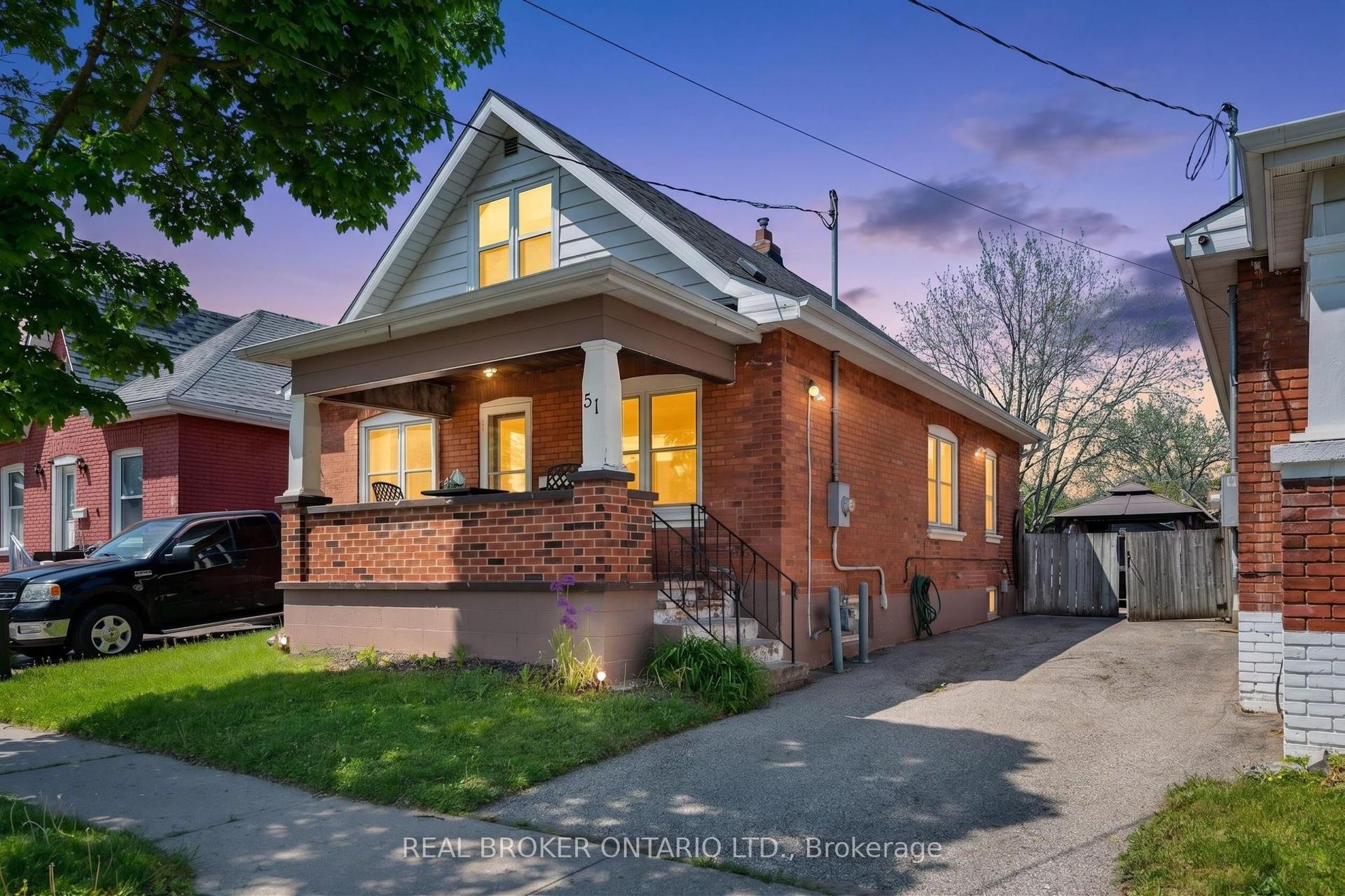 51 Aberdeen Avenue — photo 1