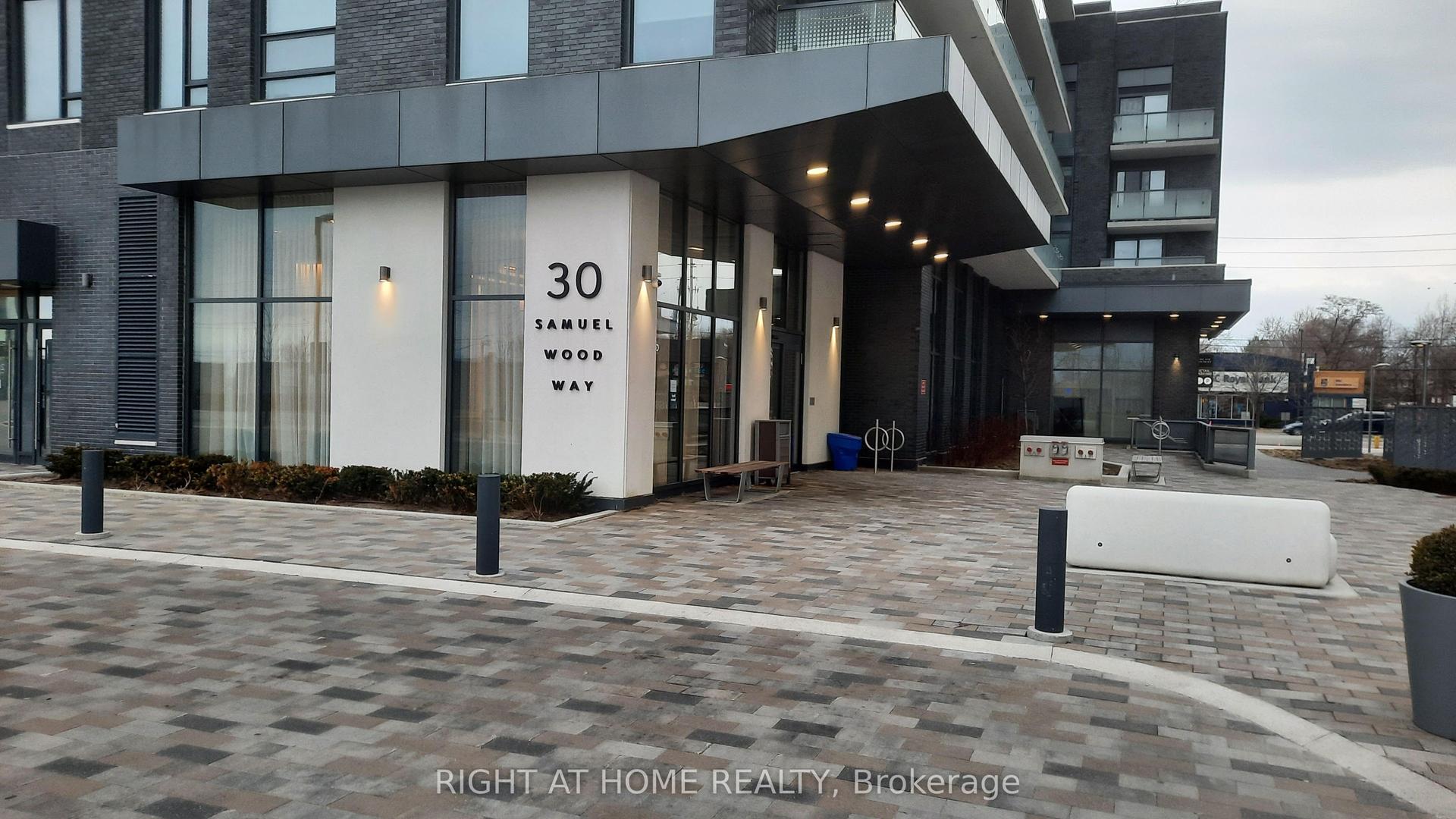 30 Samuel Wood Way 1803 #1803, Toronto — Condo for lease, photo 1