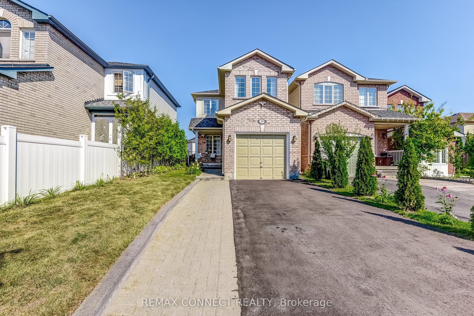 29 Andona Crescent — photo 1