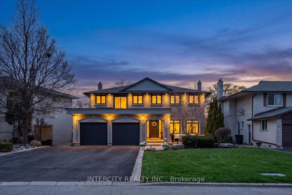 61 Golfwood Heights, Toronto — Detached for sale, photo 1