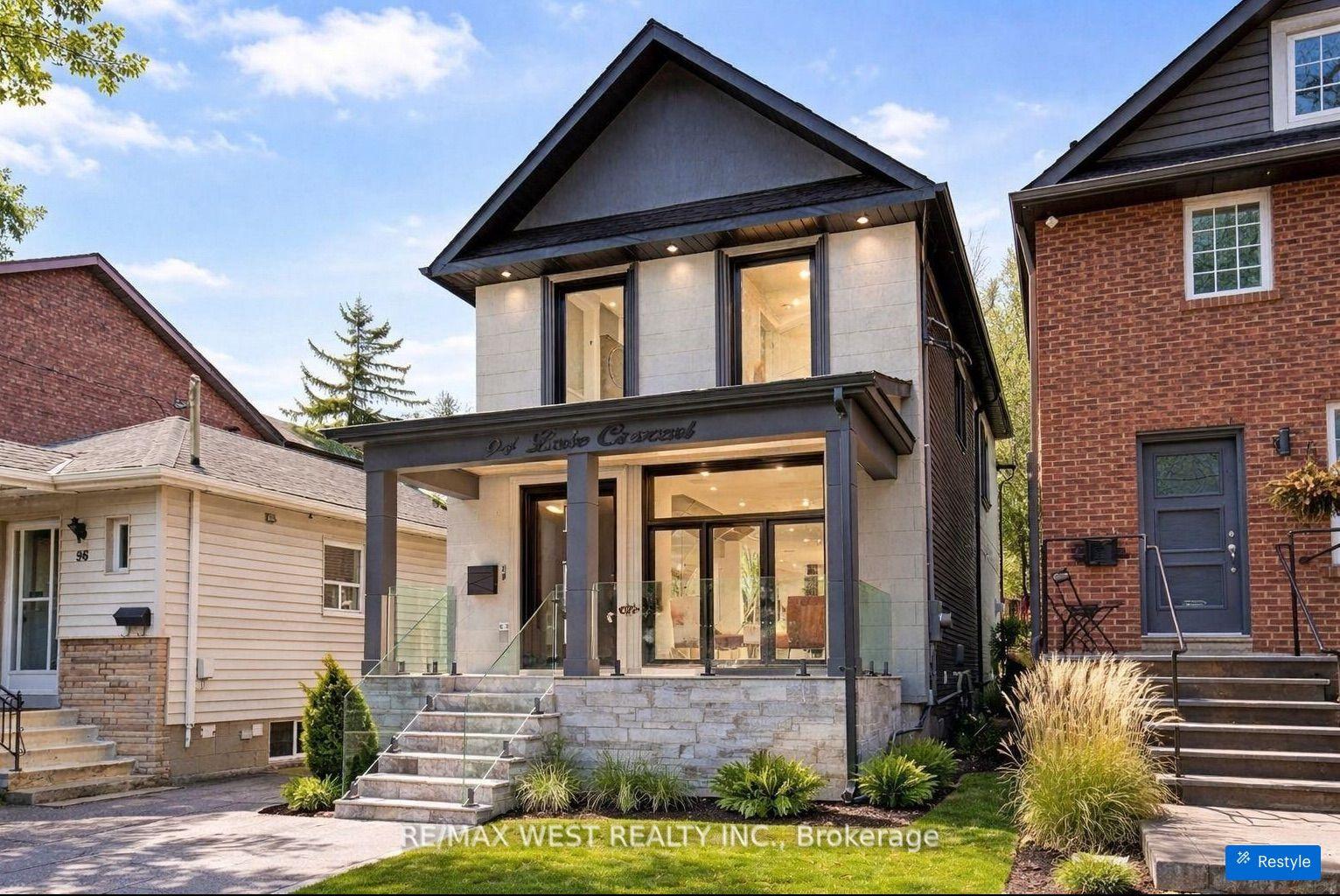 94 Lake Crescent — photo 1