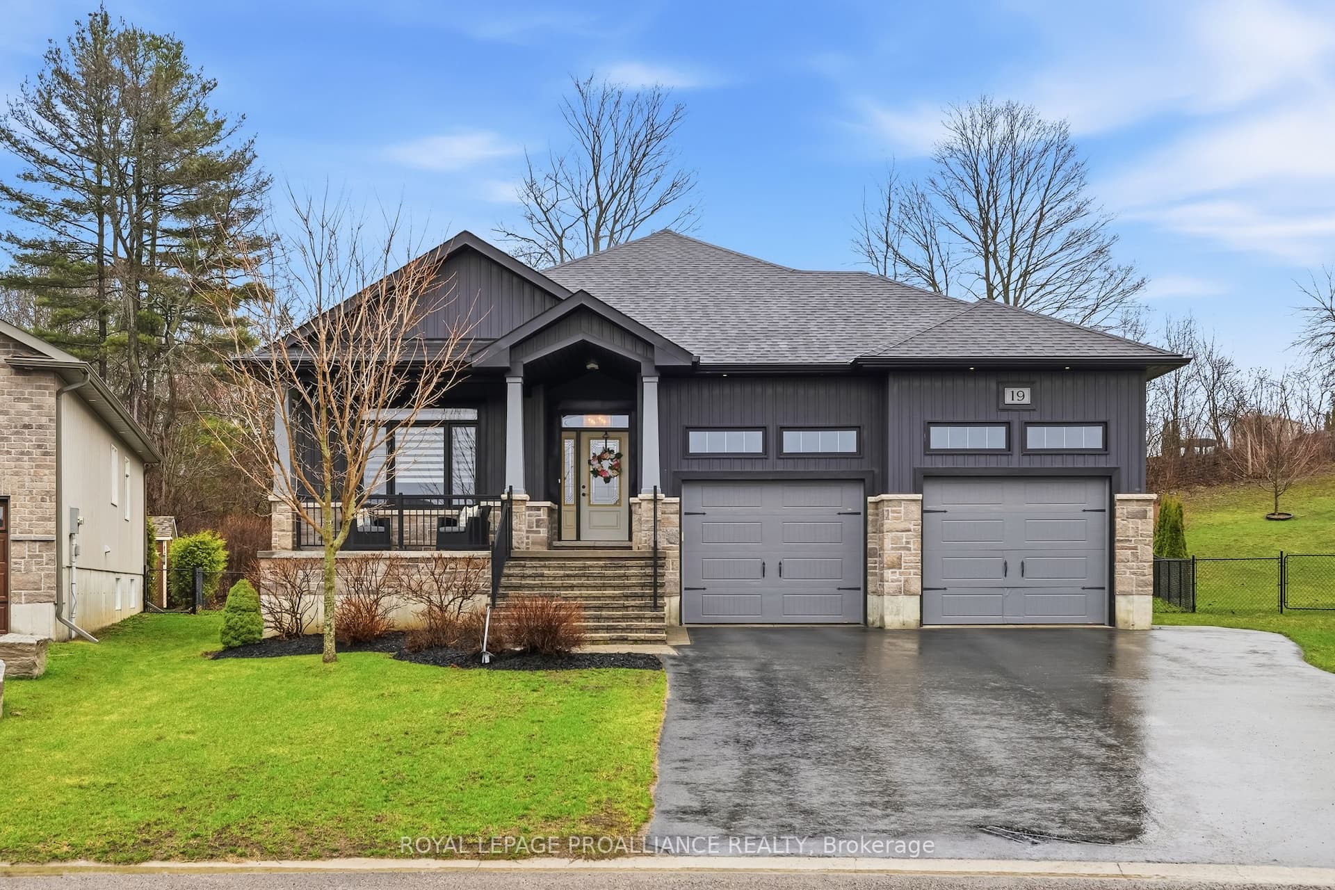 19 Autumn Grove — photo 1