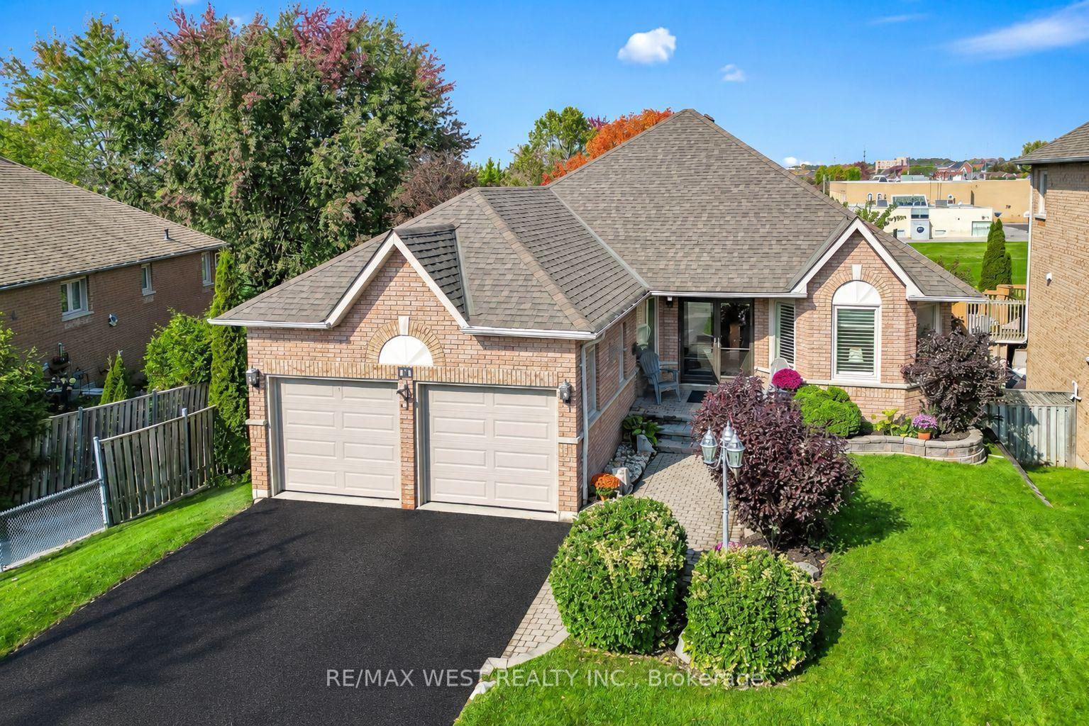11 Brand Court, Ajax — Detached for sale, photo 1