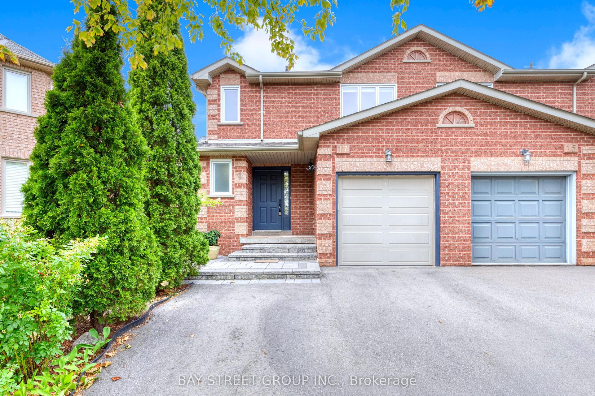 17 Inverhuron Trail, Oakville — Semi-Detached for sale, photo 1