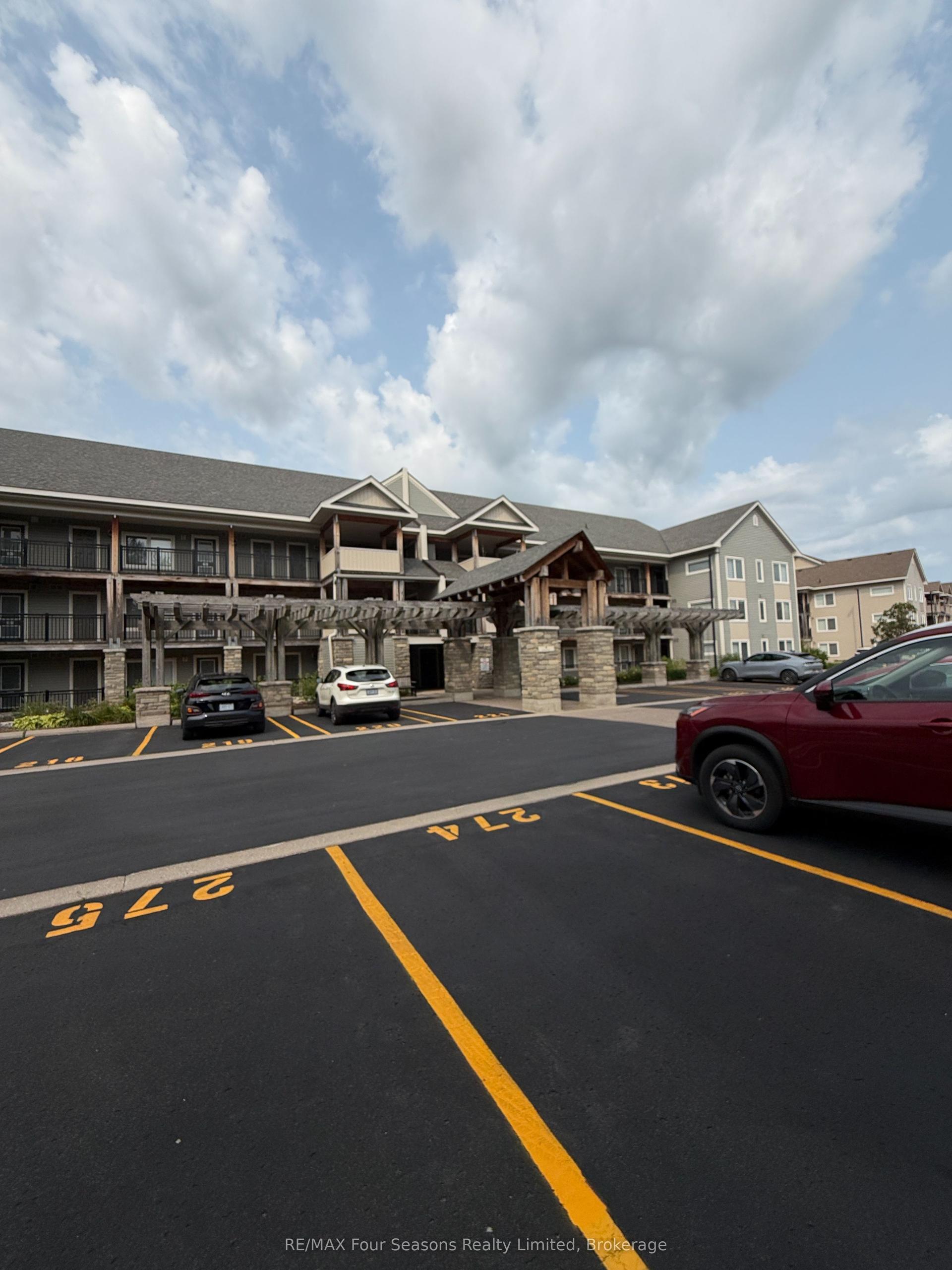 2 Cove Court 301 #301, Collingwood — Condo for lease, photo 1