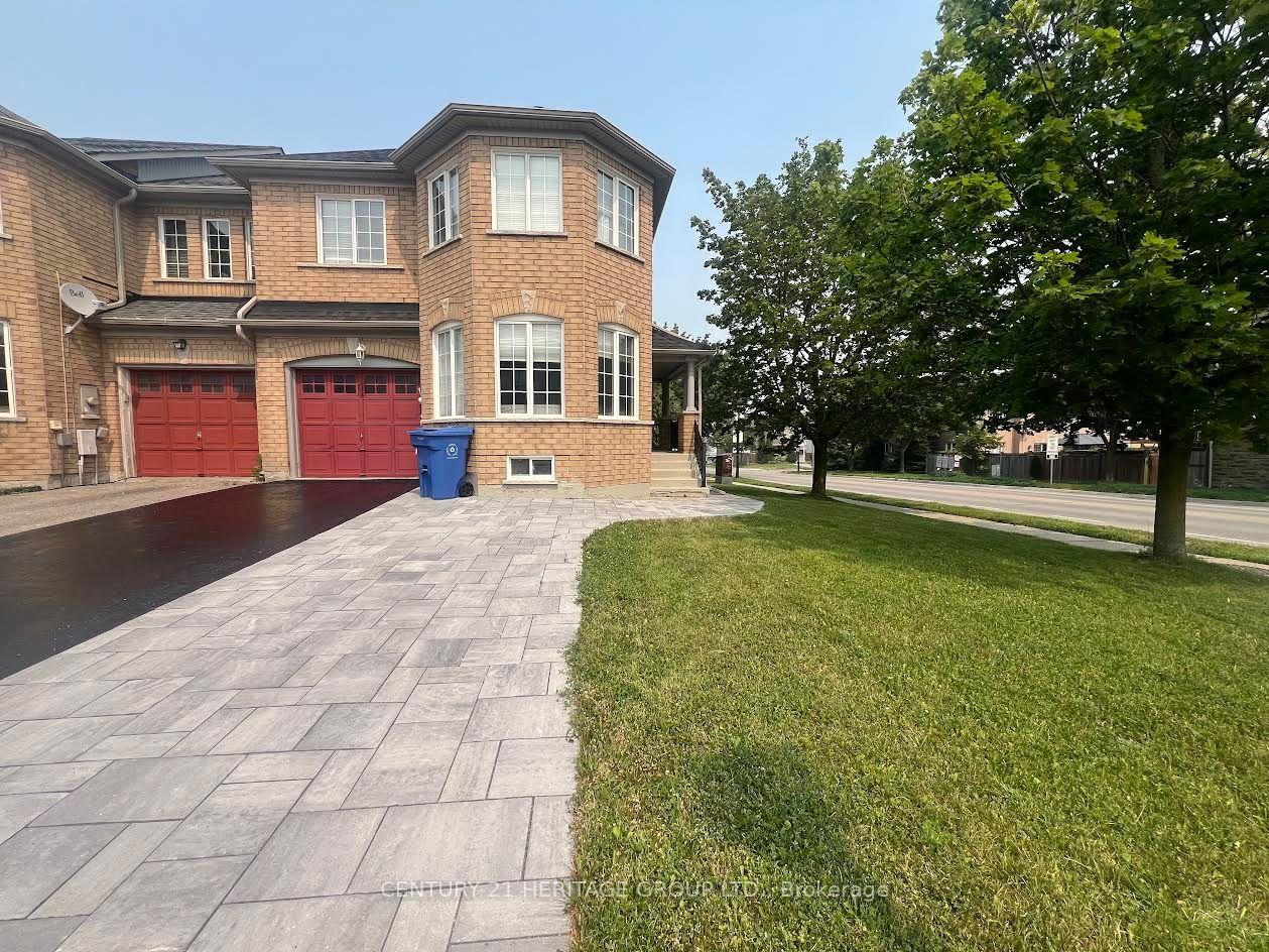 109 Bonshaw Avenue, Newmarket — Townhouse for lease, photo 1
