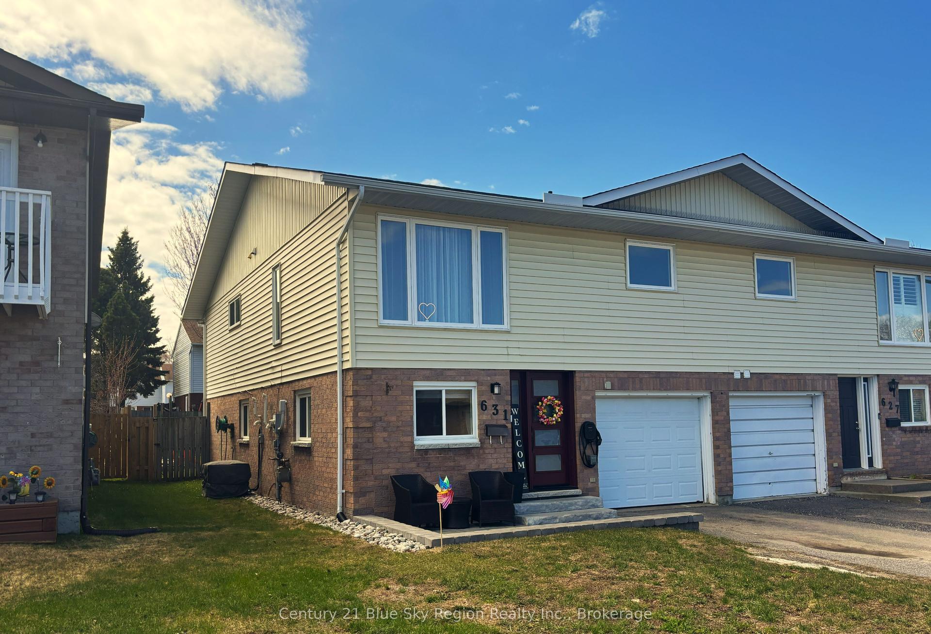 631 Bromley Avenue — photo 1