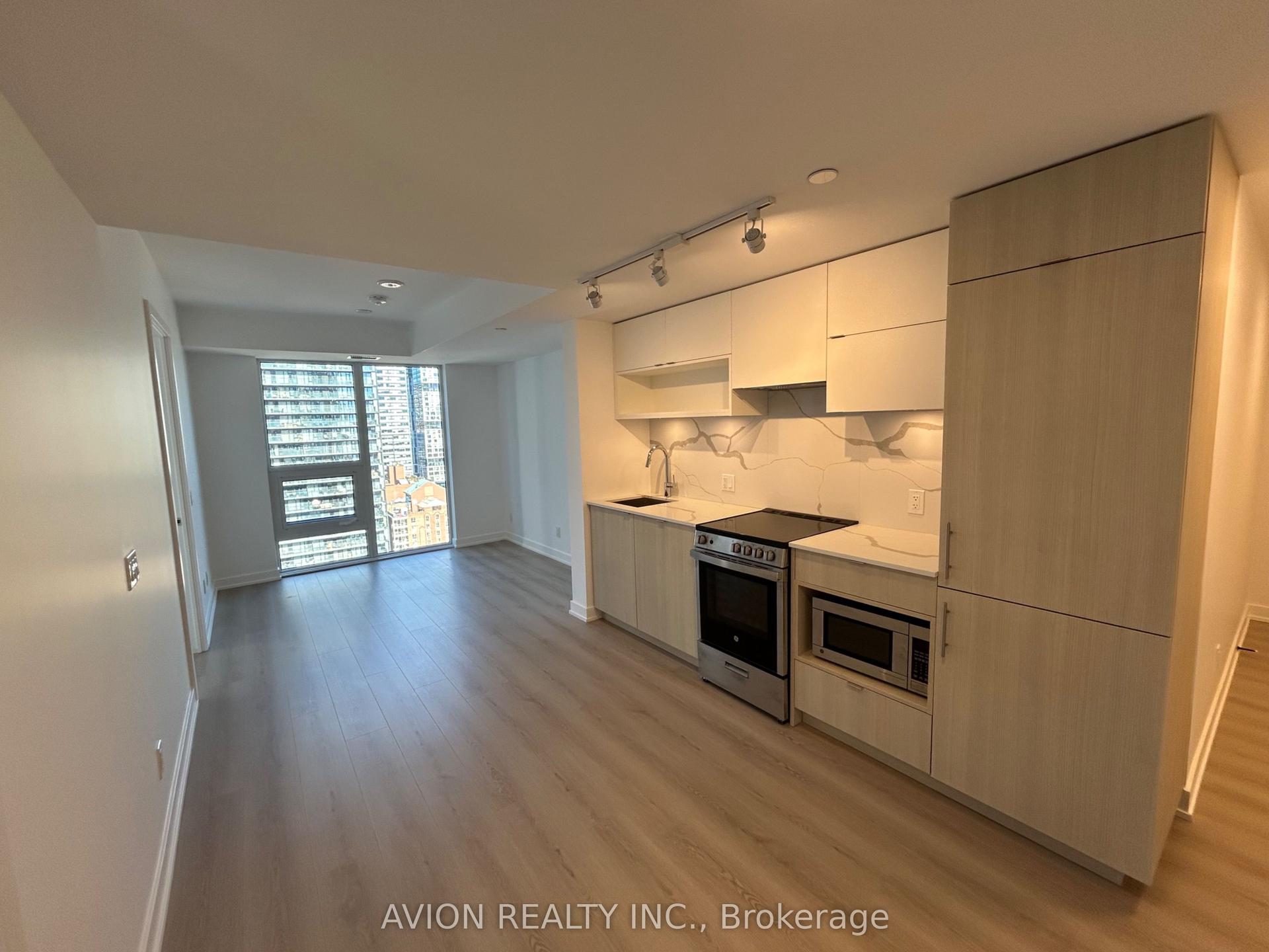 100 Queen Street E, Toronto — Condo for lease, photo 1