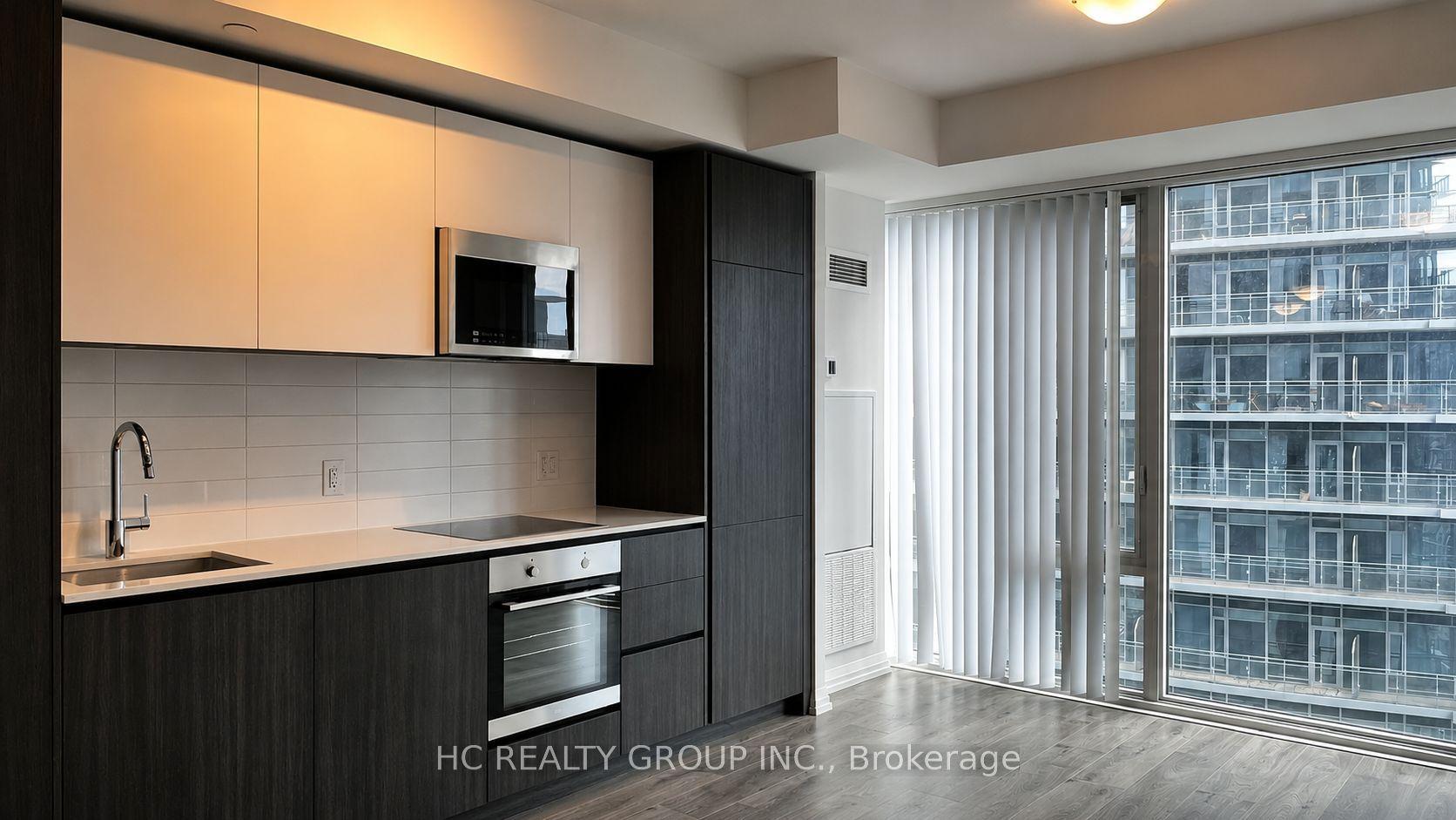 8 Widmer Street, Toronto — Condo for lease, photo 1