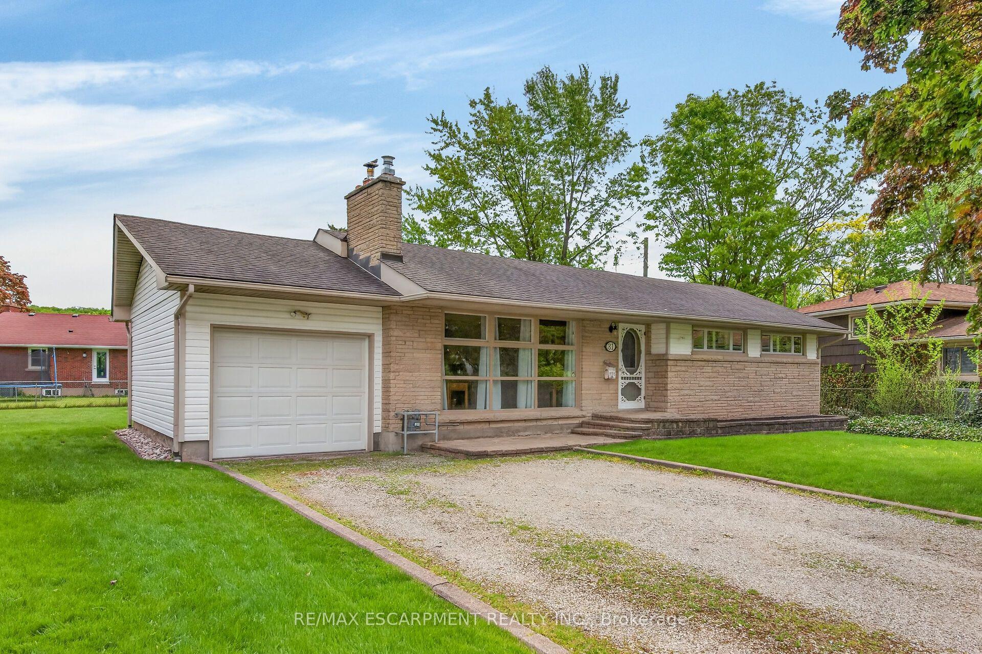31 Larchwood Drive — photo 1
