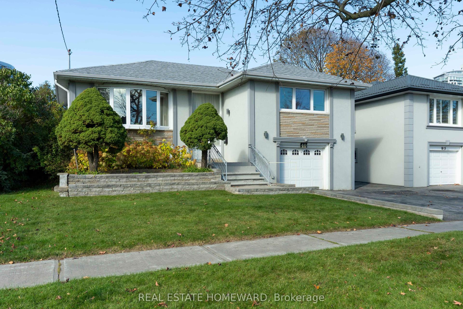 40 Bernadine Street, Toronto — Detached for sale, photo 1
