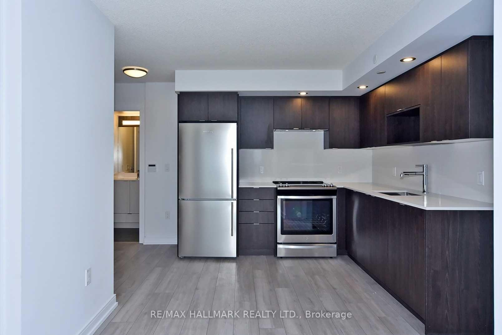 225 Village Green Square 1308 #1308 — photo 1