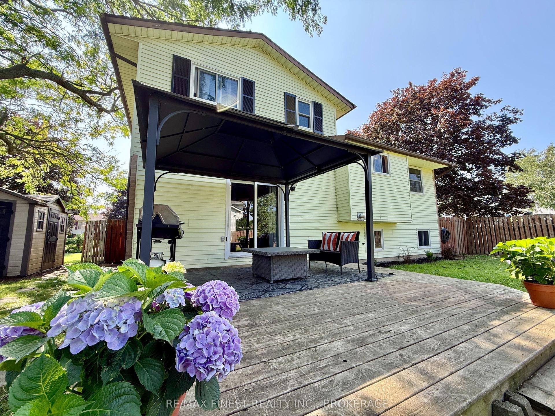 66 Nicholson Crescent, Loyalist — Detached for sale, photo 1