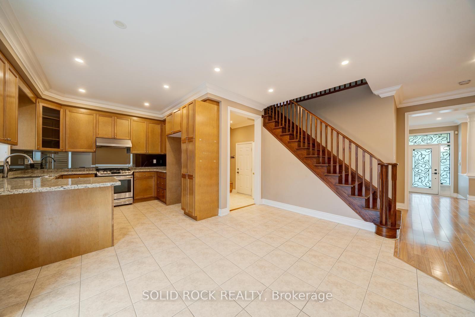 32 Albert Roffey Crescent — photo 10