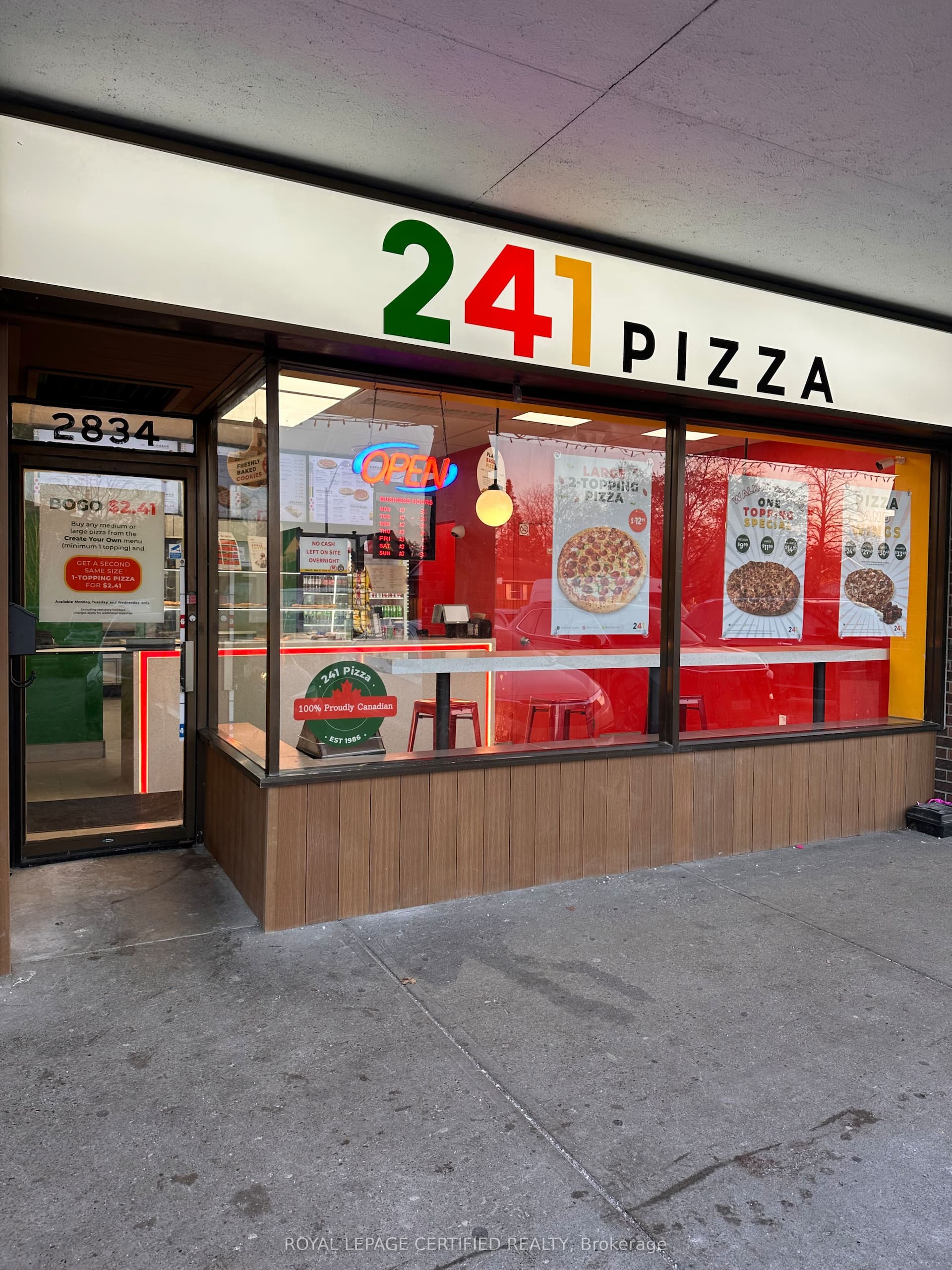 2834 Victoria Park Avenue — photo 1