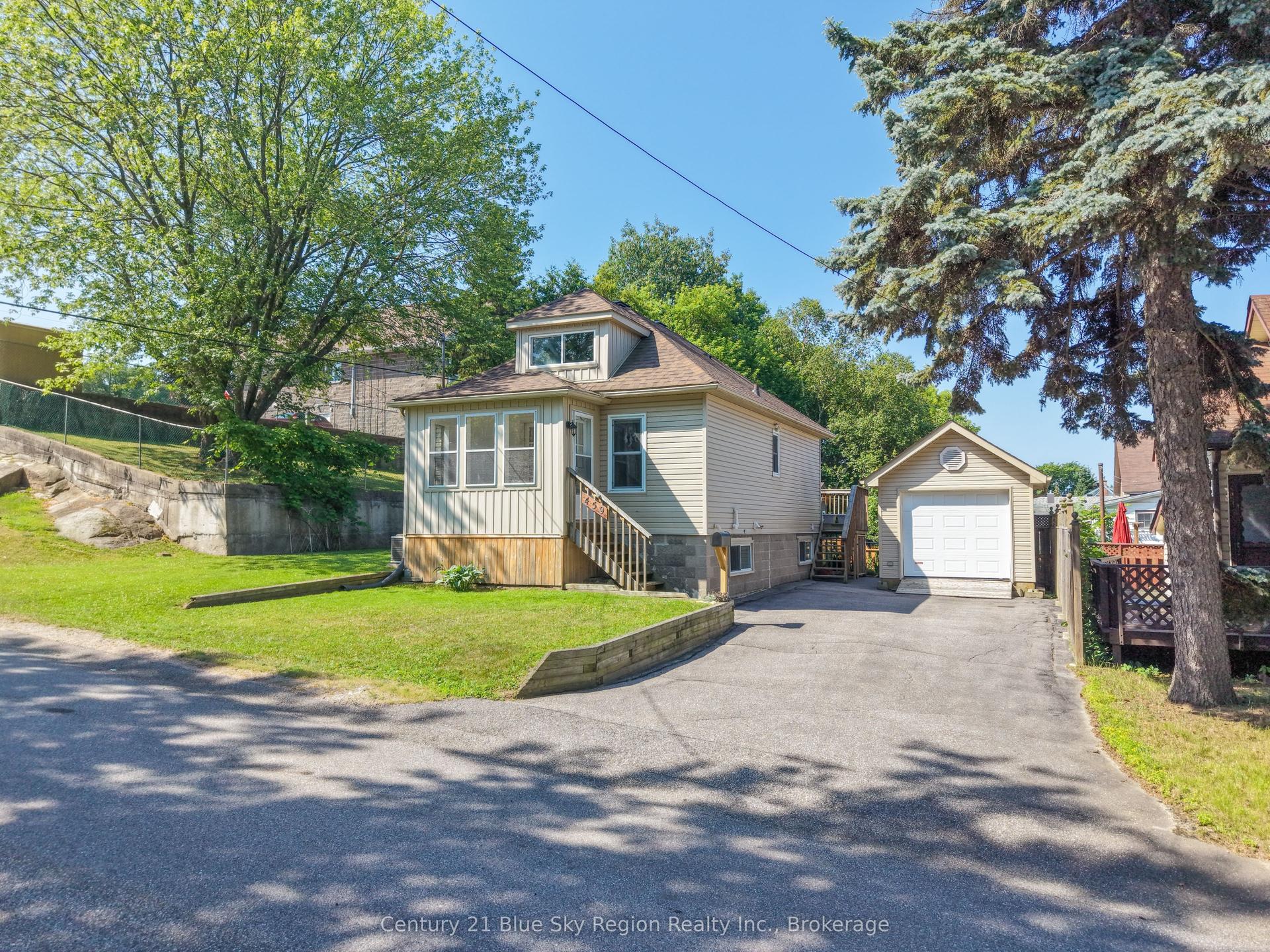 459 Hardy Street, North Bay — Detached for sale, photo 1