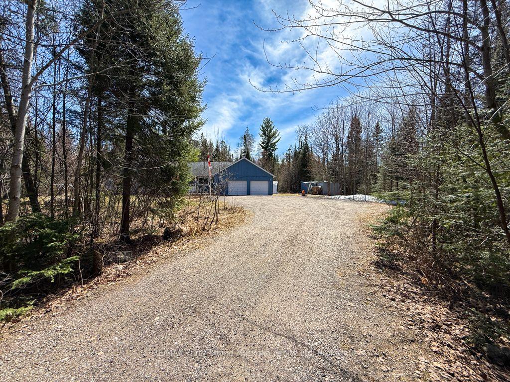 1819 Machar Strong Boundary Road W — photo 1