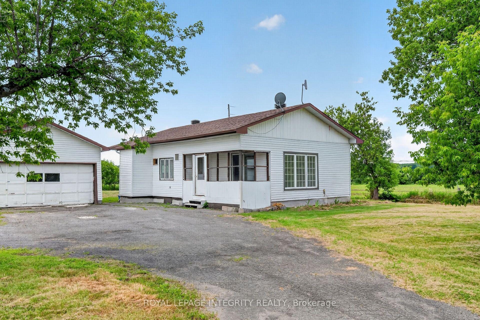 3156 Old Highway 17 Road, Clarence-Rockland — Detached for sale, photo 1