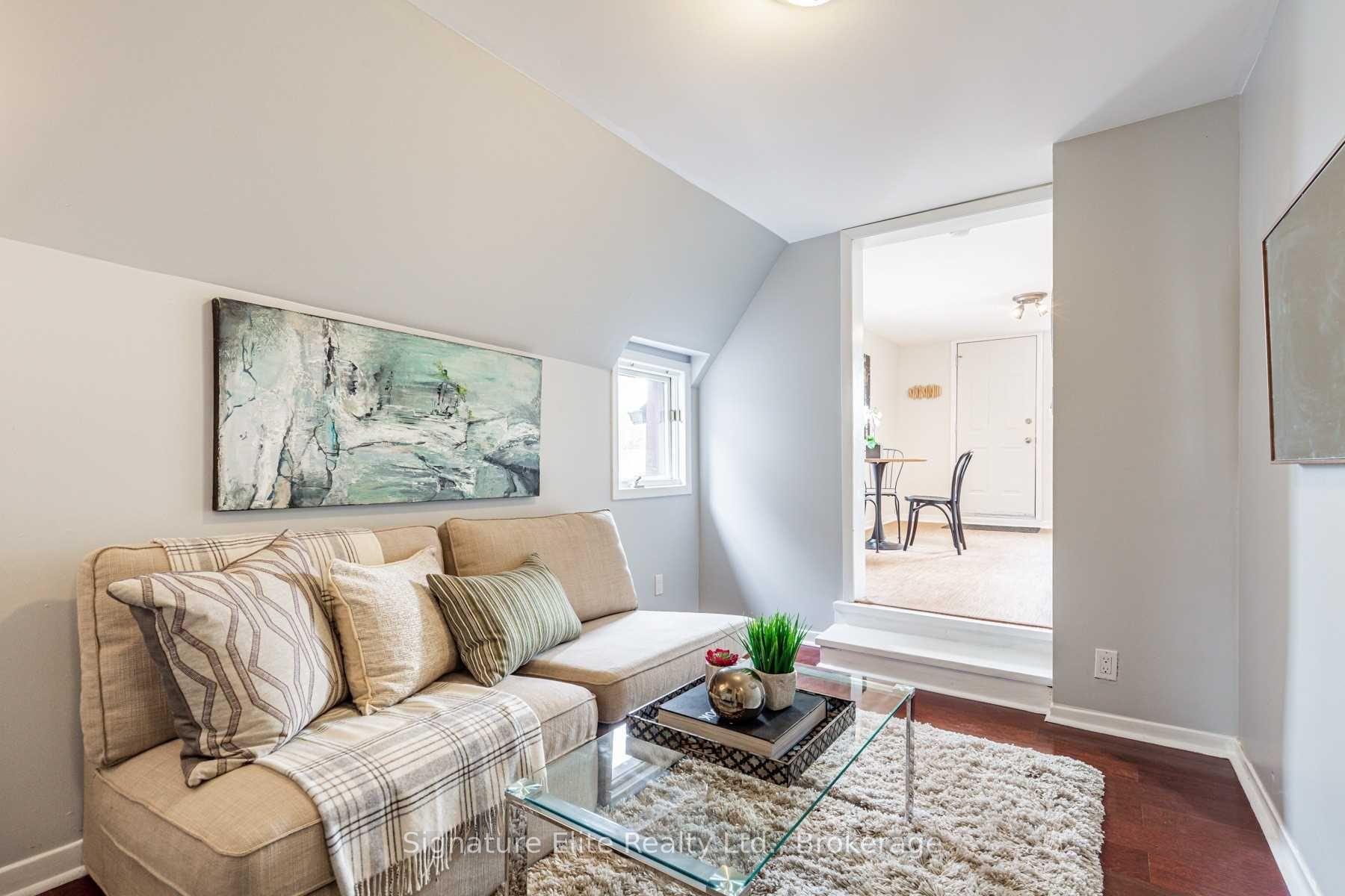 393 Westmoreland Avenue N Upper #Upper, Toronto — Semi-Detached for lease, photo 1