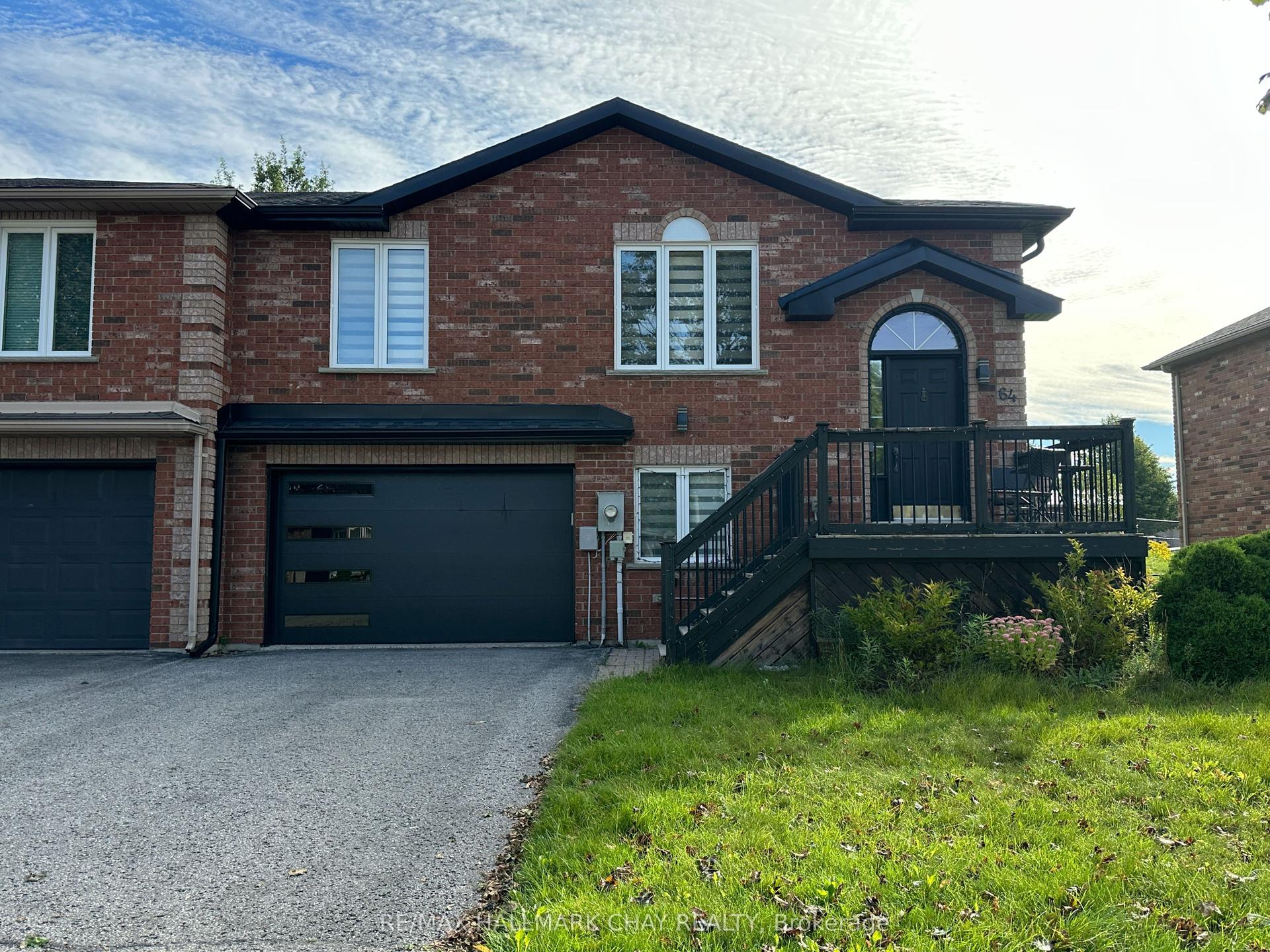 64 Logan Court, Barrie — Semi-Detached for lease, photo 1
