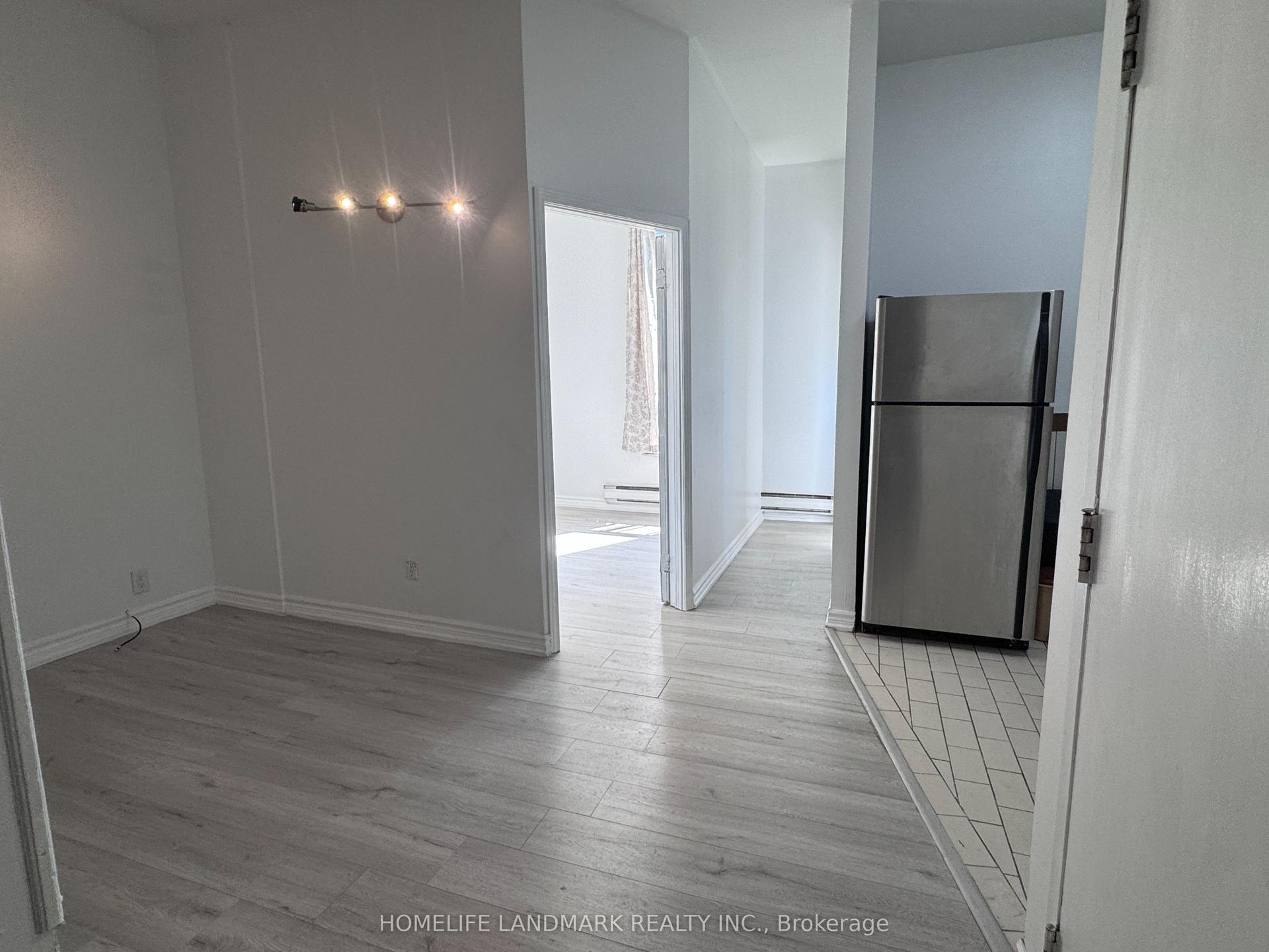 450 Spadina Avenue 3rd FL #2 #3rd FL #2 — photo 1