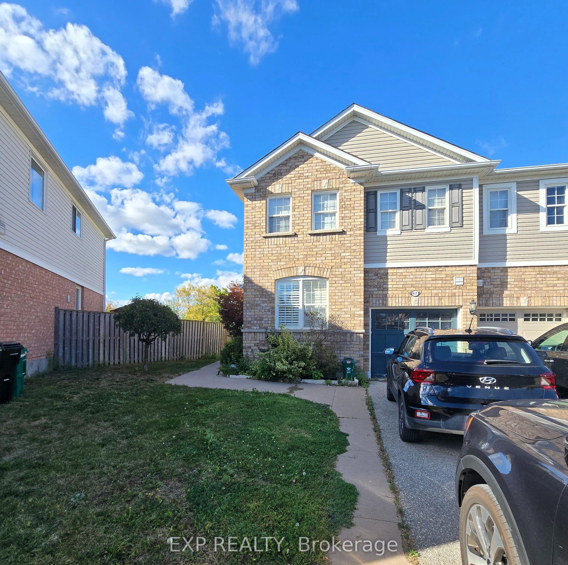 67 Bloomington Drive, Cambridge — Townhouse for lease, photo 1