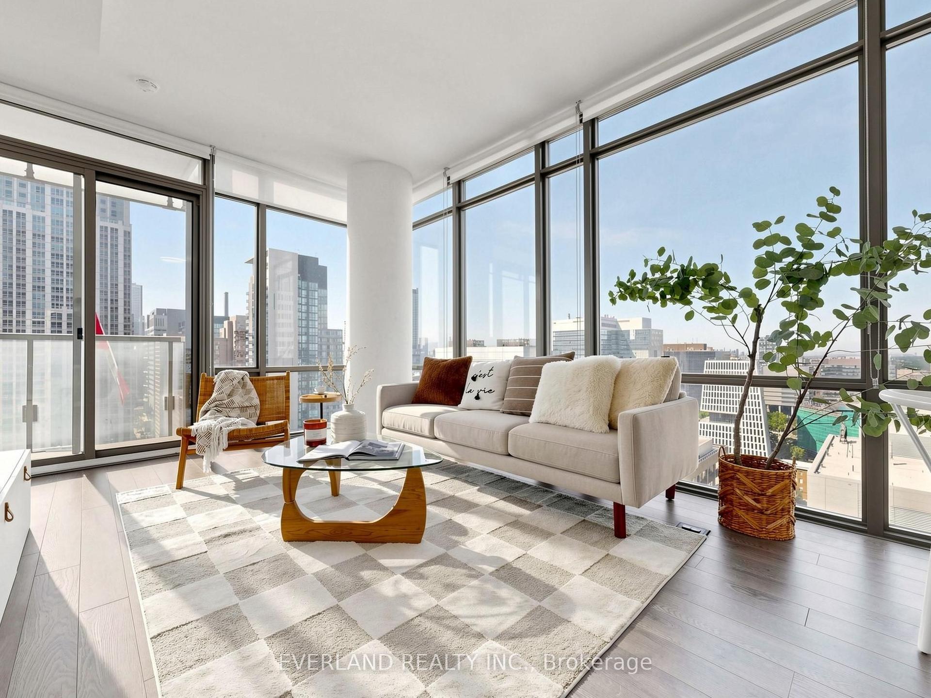 38 Grenville Street 2303 #2303, Toronto — Condo for sale, photo 1