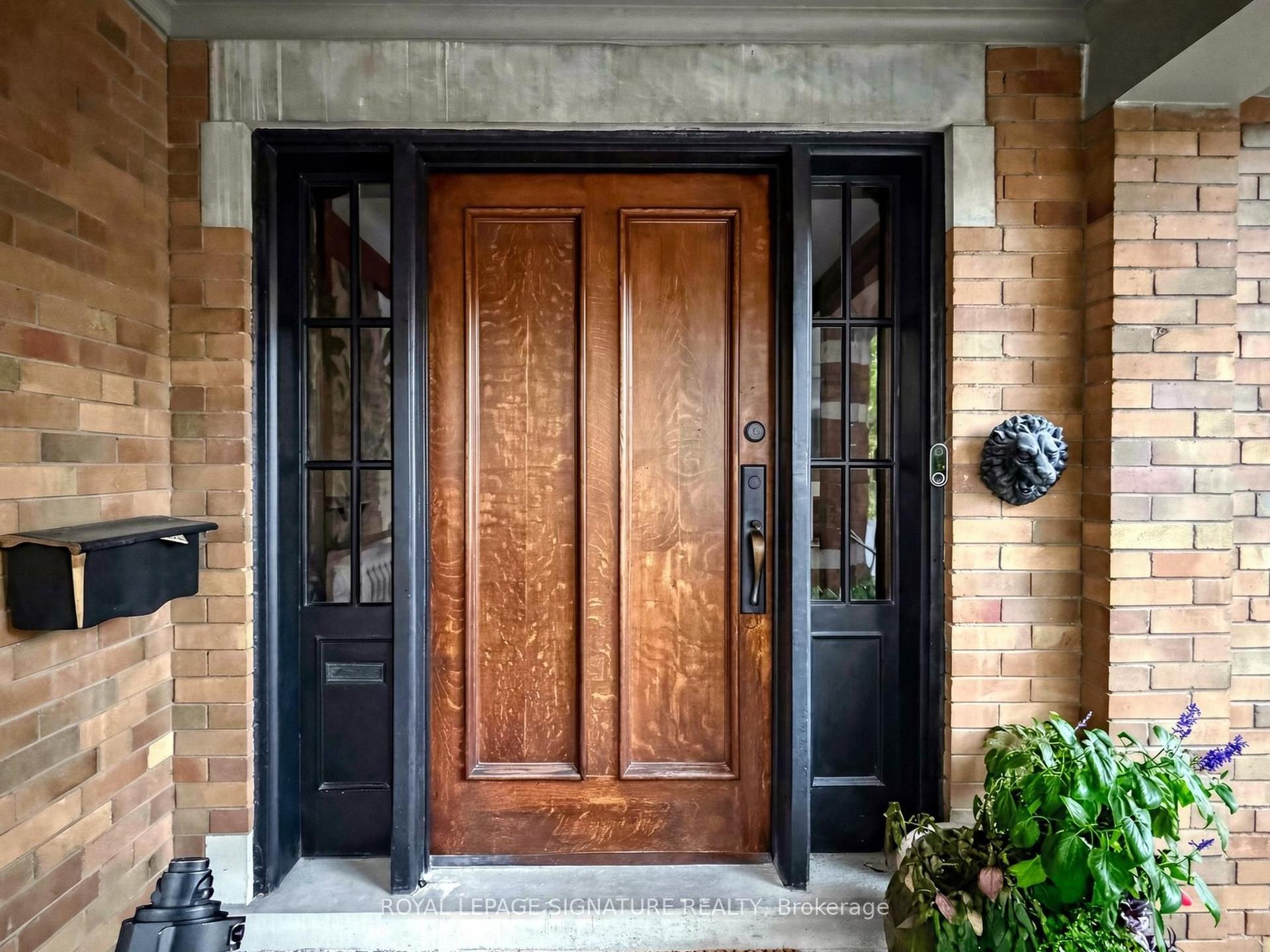 92 Inglewood Drive, Toronto — Detached for sale, photo 1