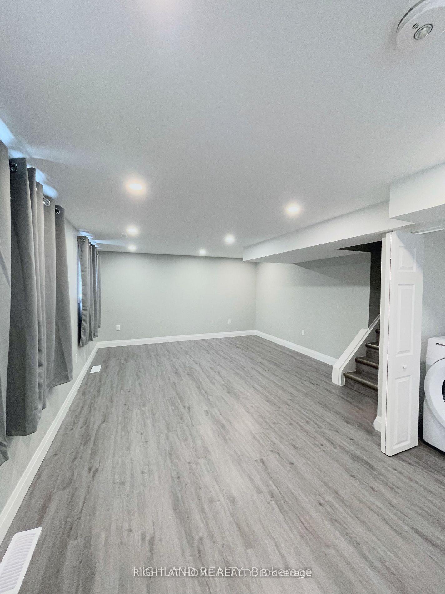 12 Croydon Drive Lower Unit #Lower Unit — photo 1