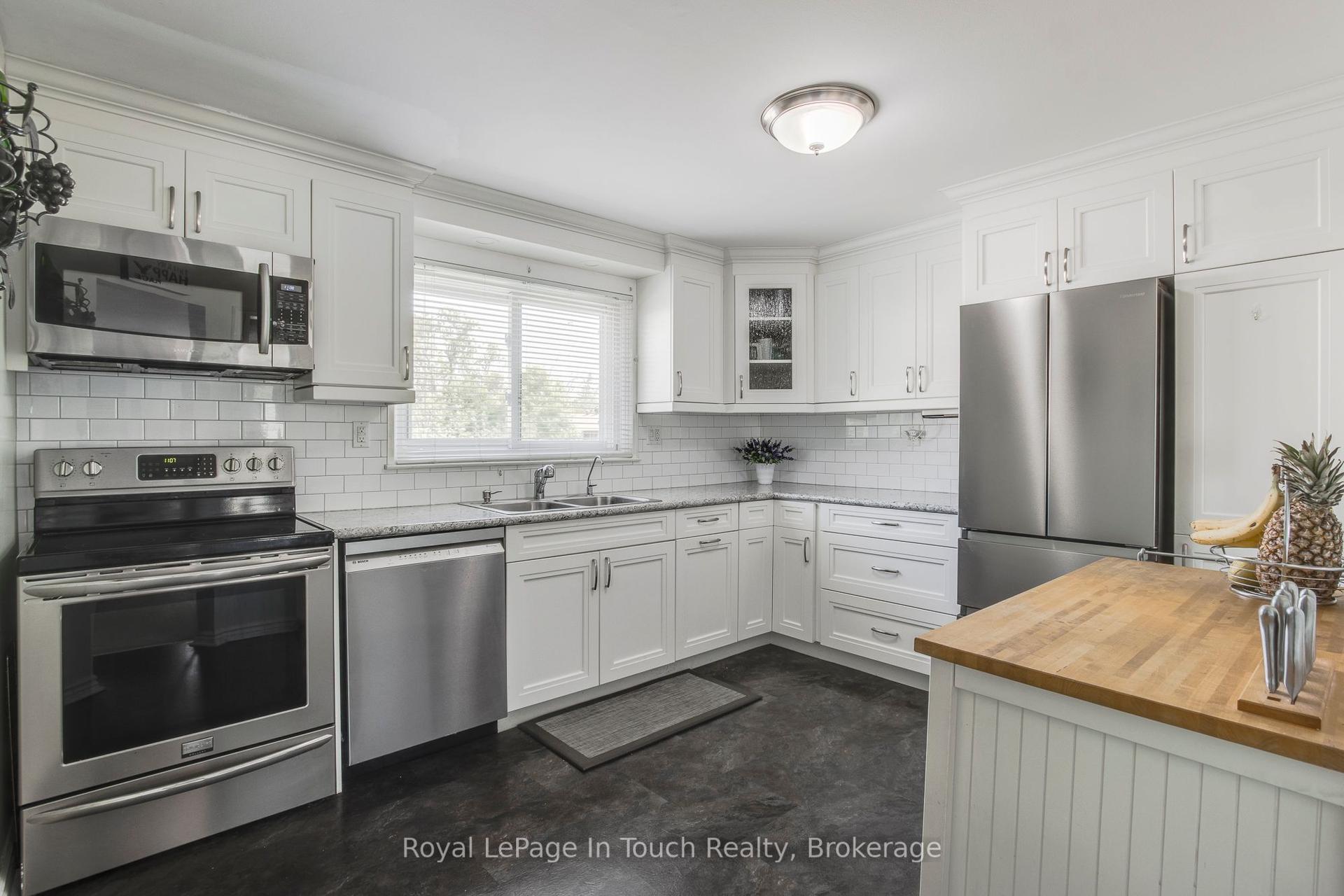 233 Innisfil Street 4 #4 — photo 1